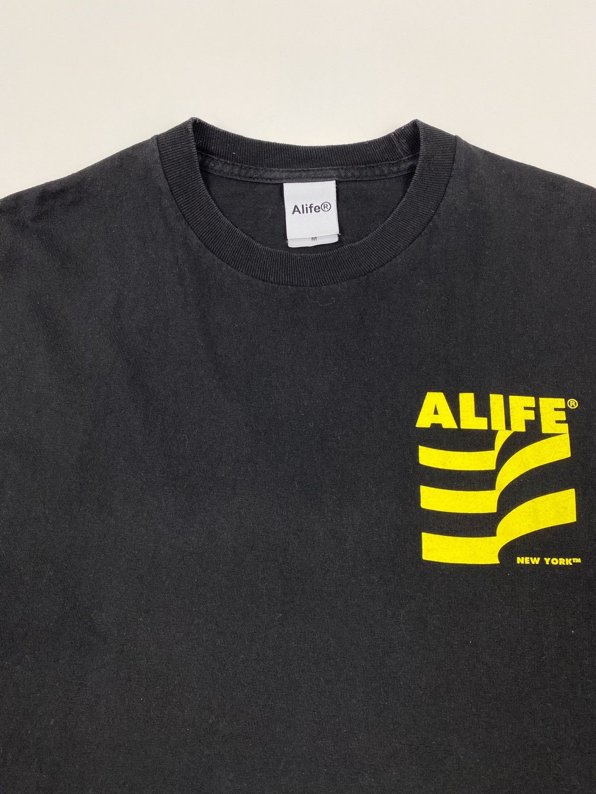 Alife Alife New York Museum Graphic Tee Size US M / EU 48-50 / 2 - 2 Thumbnail