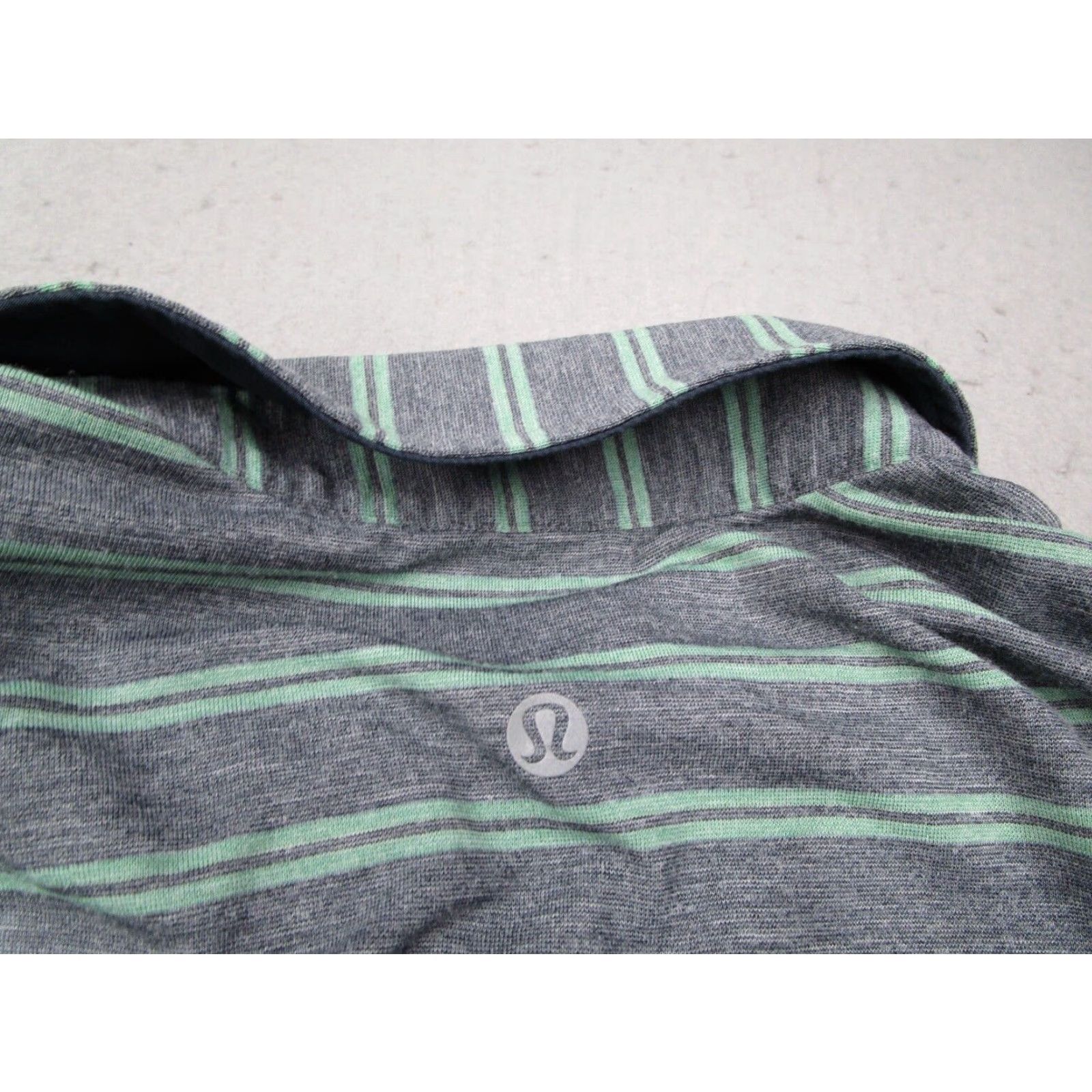 Lululemon Lululemon Shirt Mens Small Blue Stripe Polo Stretch Active Work Performance Golf Shirt Size US S / EU 44-46 / 1 - 3 Thumbnail