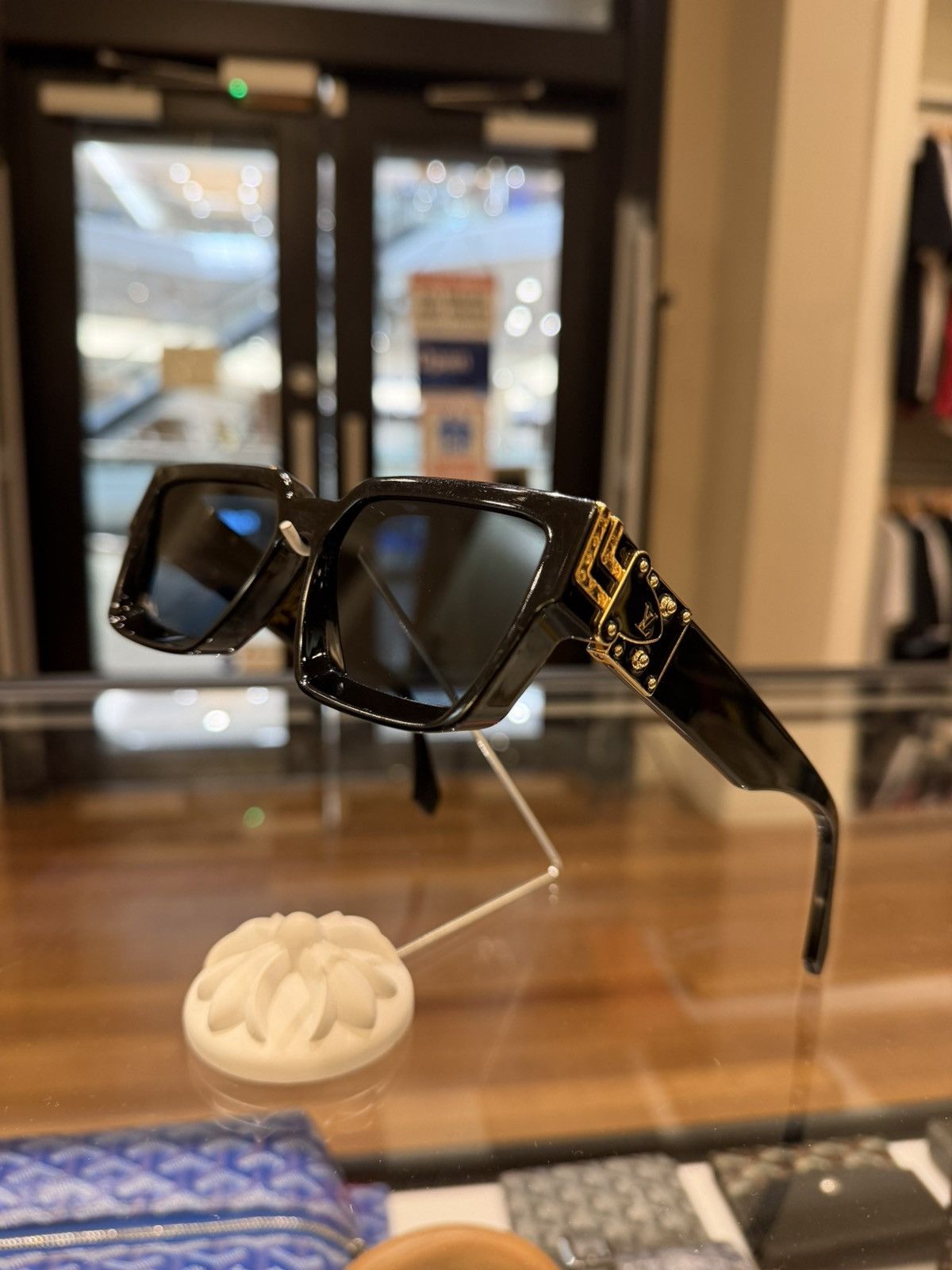 Louis Vuitton Louis Vuitton Millionaire Sunglasses Size ONE SIZE - 1 Thumbnail