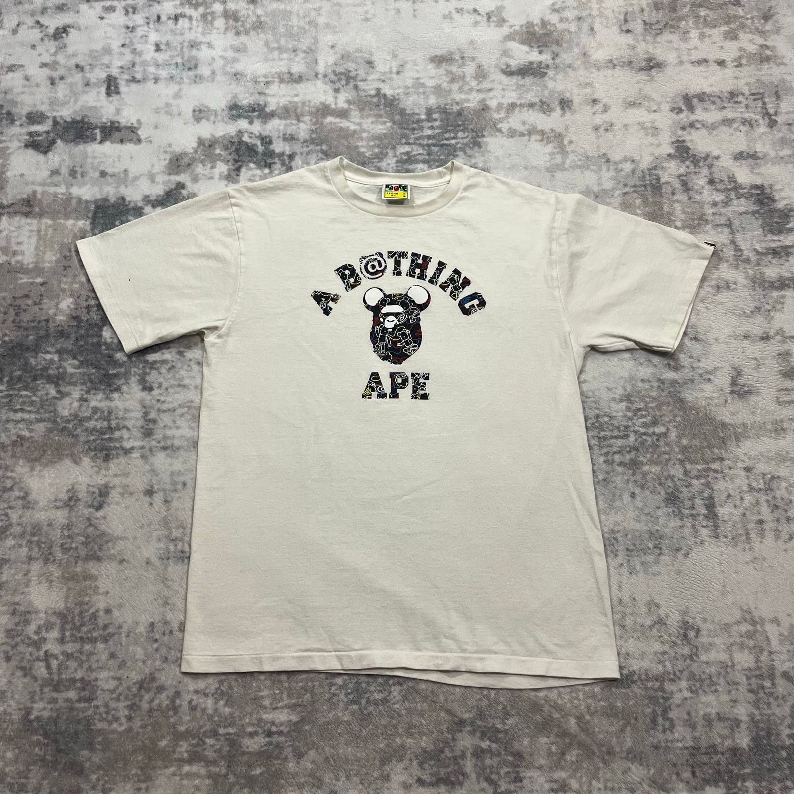 Bape × Nigo Authentic Bape x Bearbrick Tee White L Size US L / EU 52-54 / 3 - 1 Thumbnail