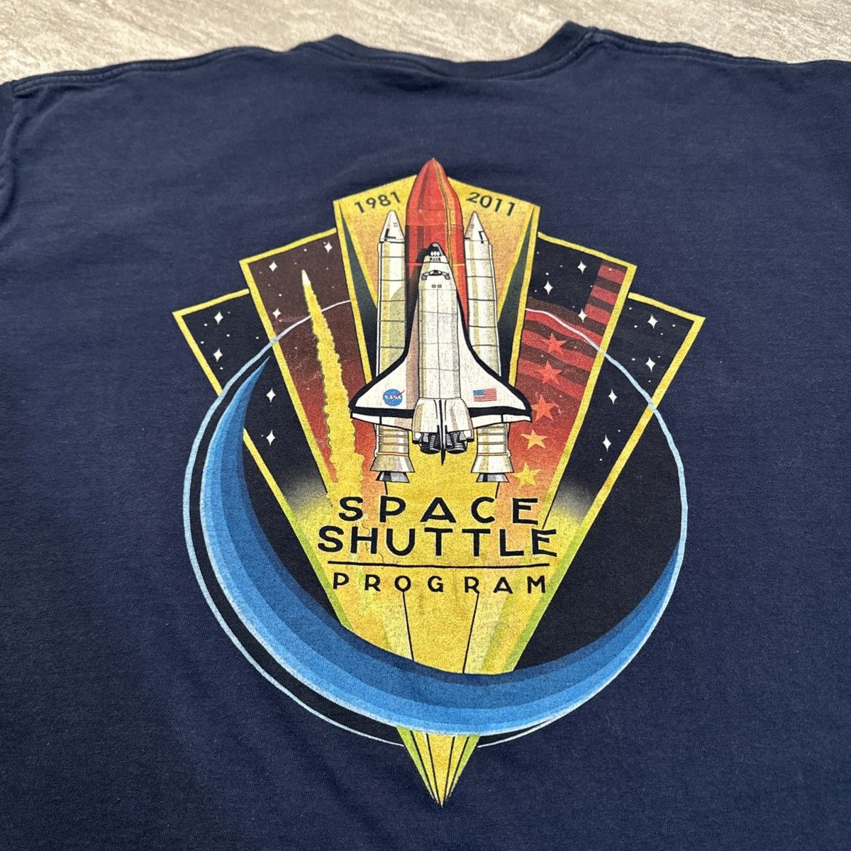 Gildan NASA Space Shuttle Program 1981-2011 Shirt Space Exploration Size US XL / EU 56 / 4 - 2 Thumbnail