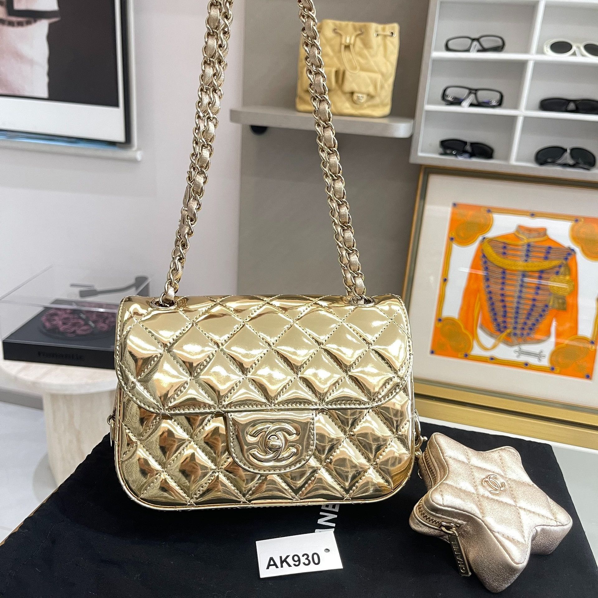 Chanel Pre-loved Bag Very good condition Size ONE SIZE - 1 Thumbnail