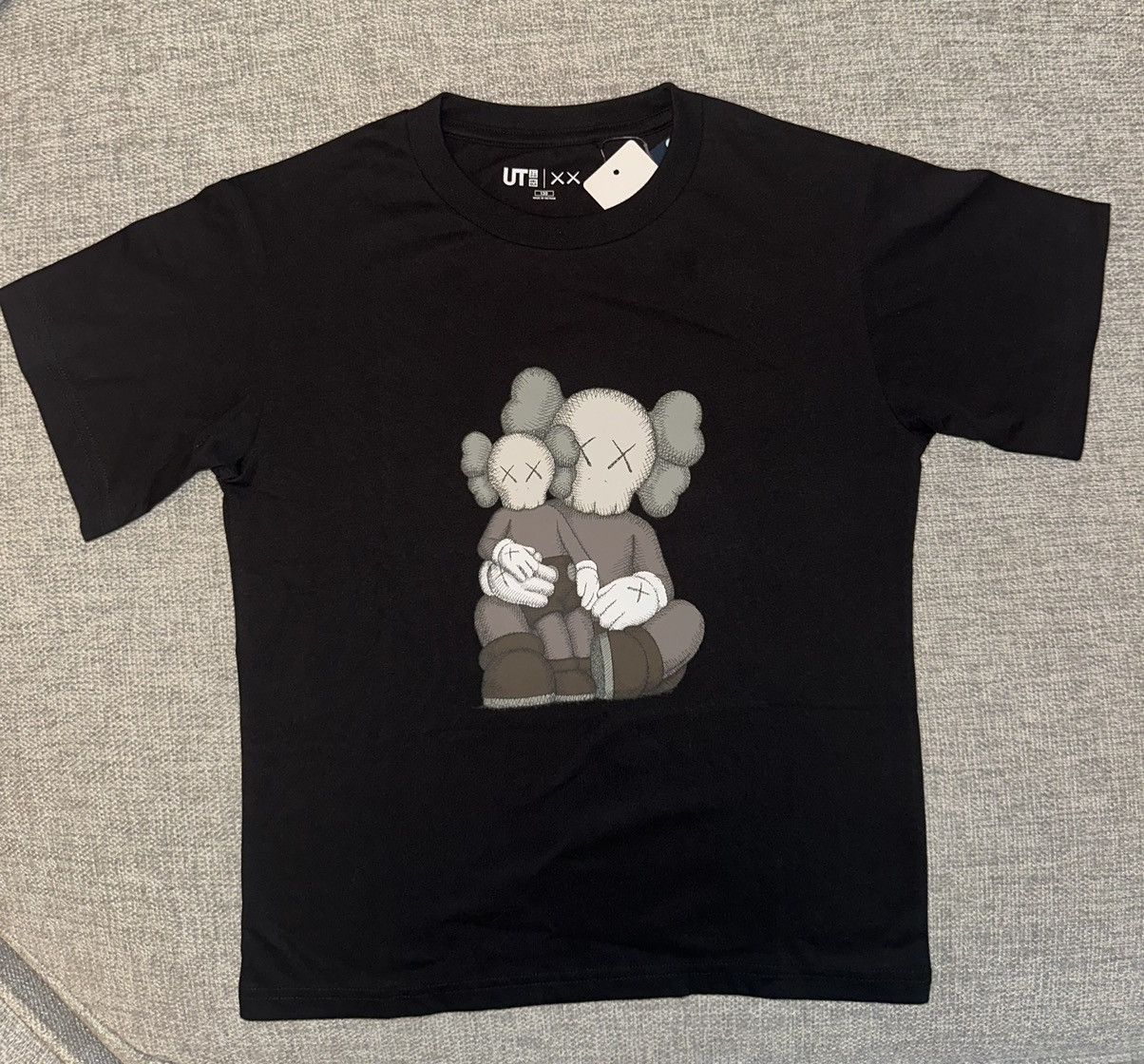 Kaws (Kids Size Small) KAWS x Uniqlo UT Short Sleeve Graphic Tee Size US XXS / EU 40 - 1 Thumbnail