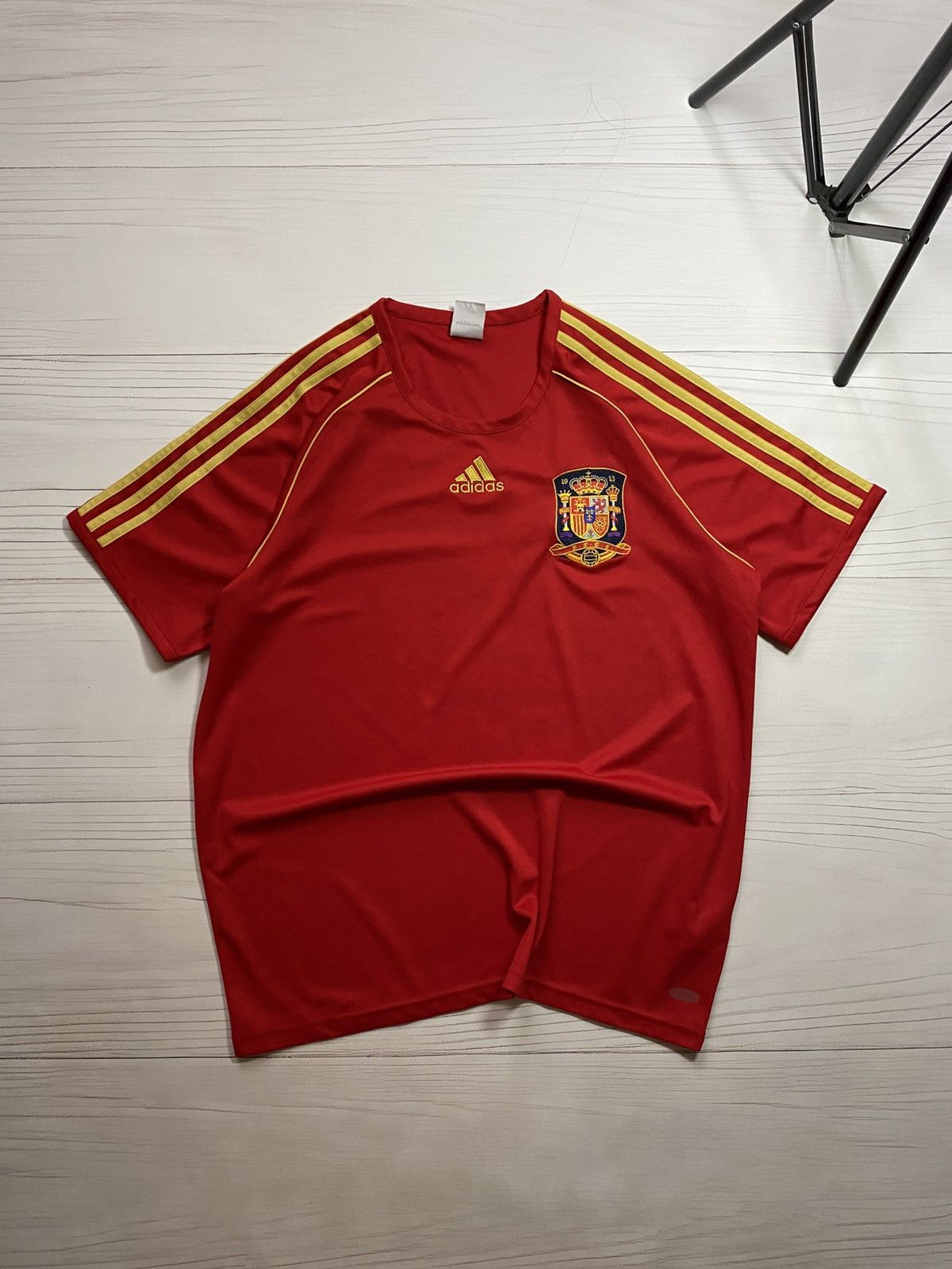 Adidas Vintage Adidas Spain 2007 home soccer football y2k jersey Size US L / EU 52-54 / 3 - 1 Thumbnail
