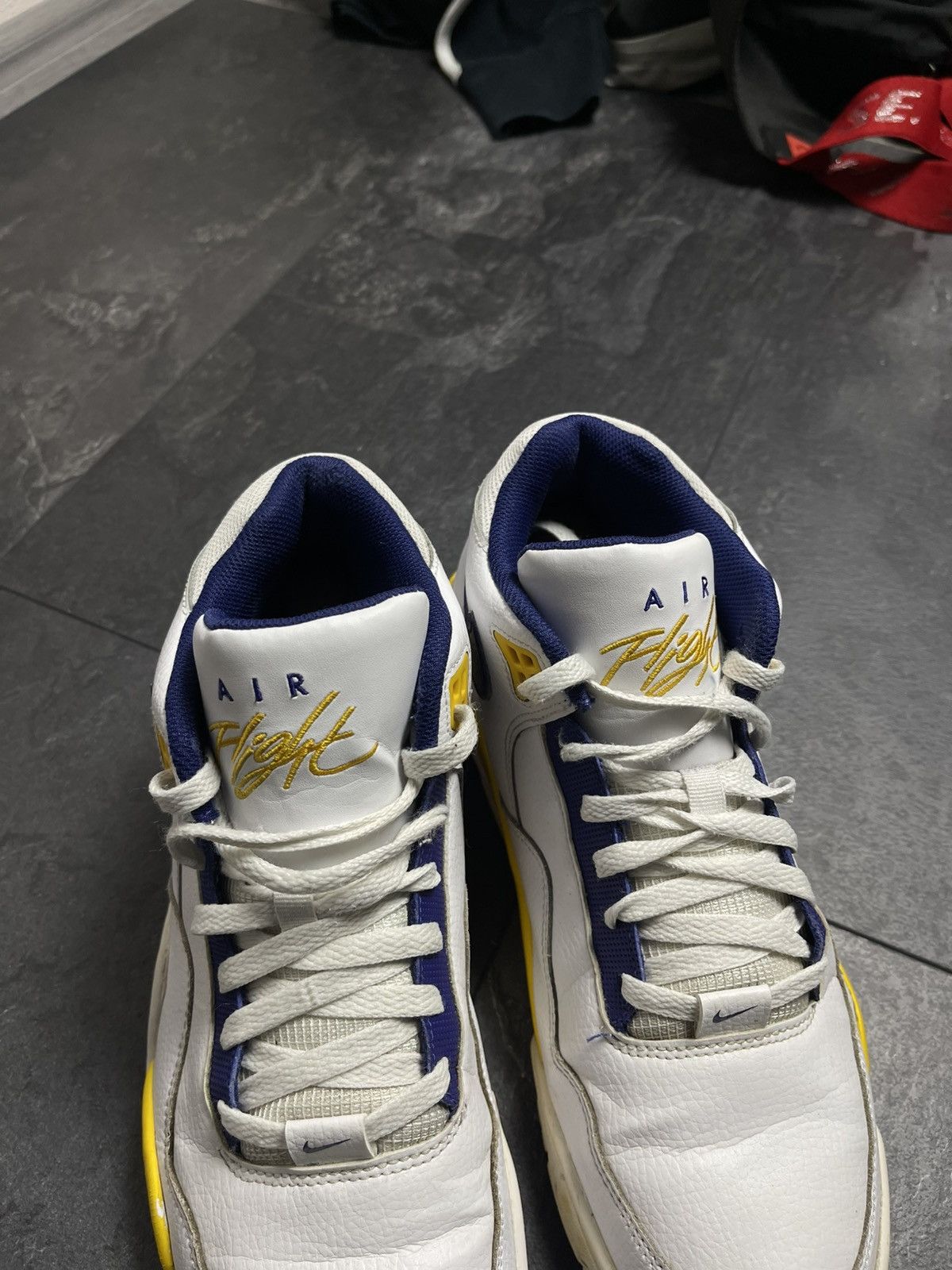 Vintage Nike Flight Legacy Lakers Size US 10 / EU 43 - 4 Thumbnail