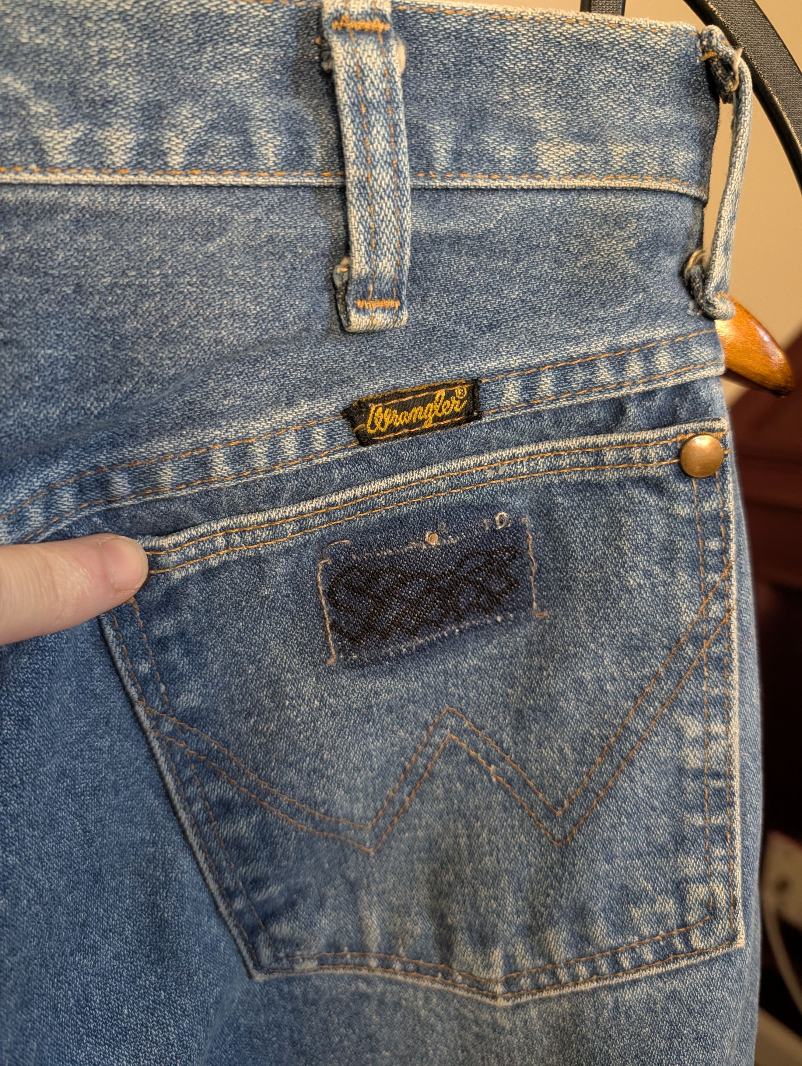Wrangler Vintage MiUSA street art tribal screen print 1 of 1 jeans Size US 29 - 11 Thumbnail