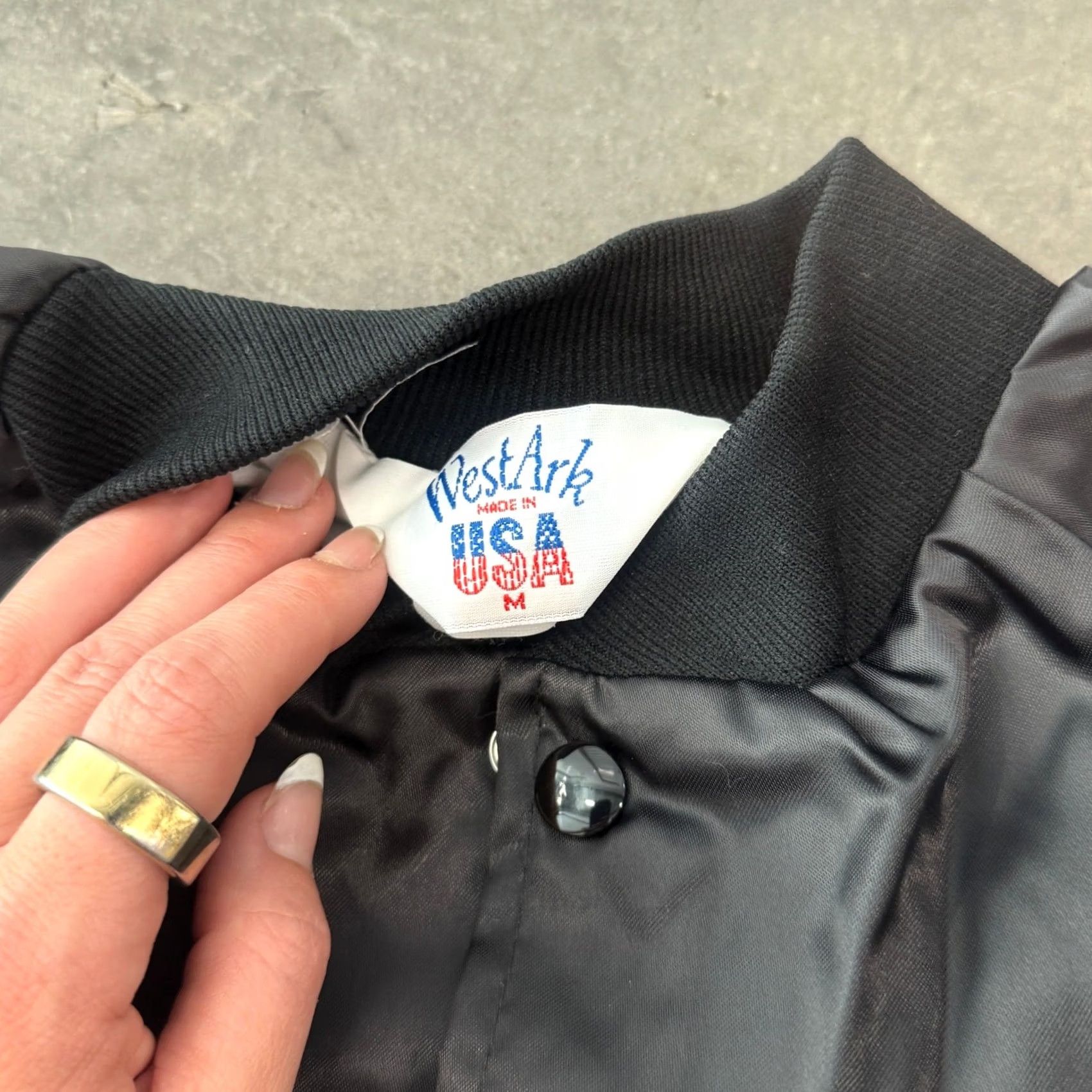 Vintage VINTAGE Y2K 1998 Grease The Sweet Arts Studio Faux Satin Bomber Jacket Black M Women Shirt/Bomber Jacket Mens Womens Girls Size M / US 6-8 / IT 42-44 - 3 Thumbnail