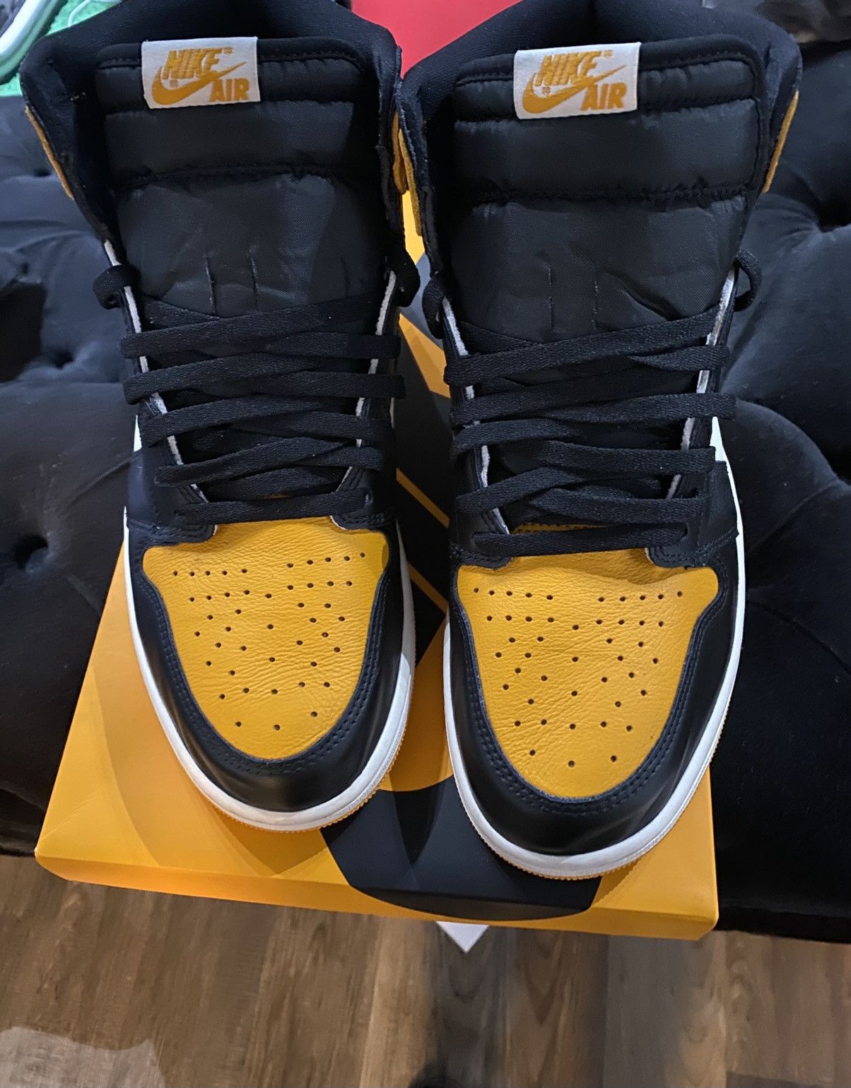 Nike Nike Air Jordan 1 High Taxi 555088-711 Men Size 12 Used Size US 12 / EU 45 - 3 Thumbnail