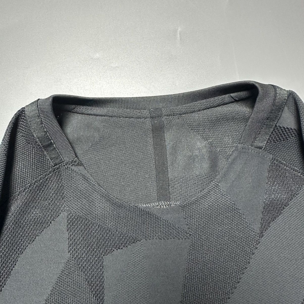 Vintage CHELSEA NIKE 2017/2018 FOOTBALL THIRD JERSEY #10 EDEN HAZARD Size US M / EU 48-50 / 2 - 5 Thumbnail