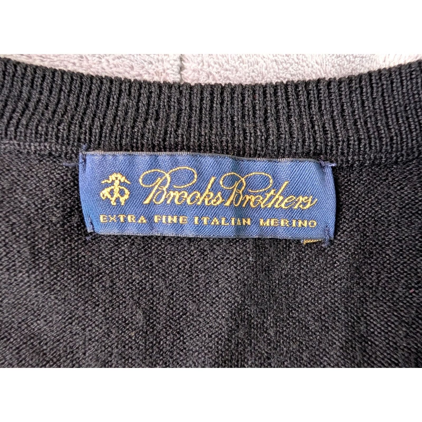 Brooks Brothers Brooks Brothers Vest Men's Medium Black Wool Sleeveless Stand-Up Collar 100% Merino Extra Fine Knit Solid Casual Preppy Modern Fit Size US M / EU 48-50 / 2 - 3 Thumbnail