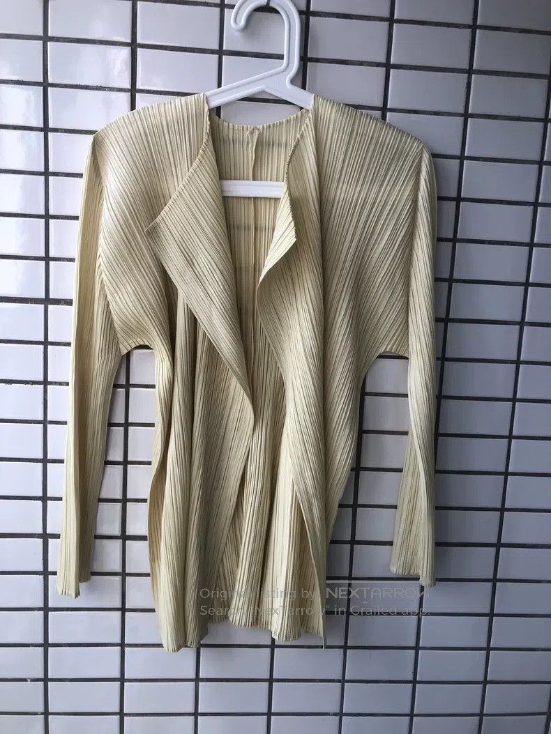 Issey Miyake Issey Miyake Beige Pleated Cardigan Size M / US 6-8 / IT 42-44 - 1 Thumbnail