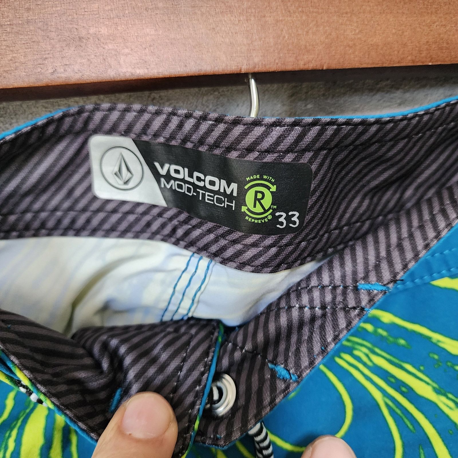 Volcom Volcom Men's 33 Abstract Board Shorts Blue/Green Size US 33 - 3 Thumbnail