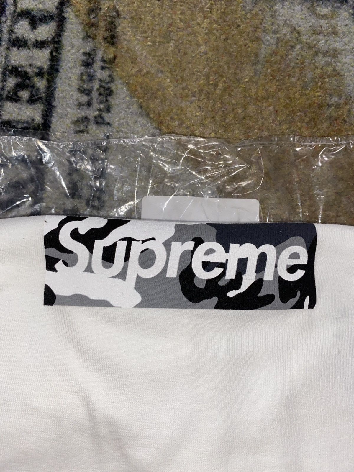 Supreme Supreme Miami Snow Camo Box Logo Tee Size US XXL / EU 58 / 5 - 2 Thumbnail