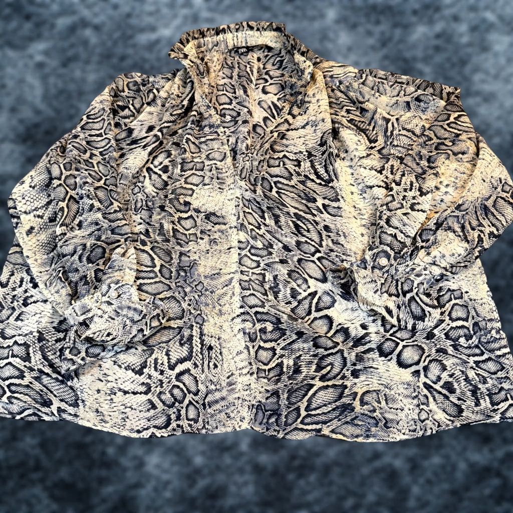 Zara Zara Blouse Womens Large Gray Multicolor Animal Print Ruffle Neck Long Sleeve Relaxed Fit Bohemian Casual Shirt Size L / US 10 / IT 46 - 1 Thumbnail