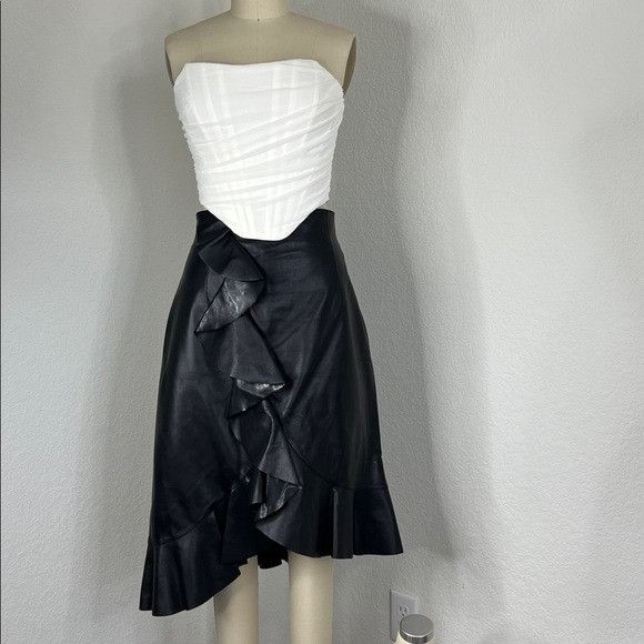 Lanvin Lanvin 16 Black Lambskin Leather Tulip Ruffle Midi Pencil Sk Size 28" / US 6 / IT 42 - 4 Thumbnail