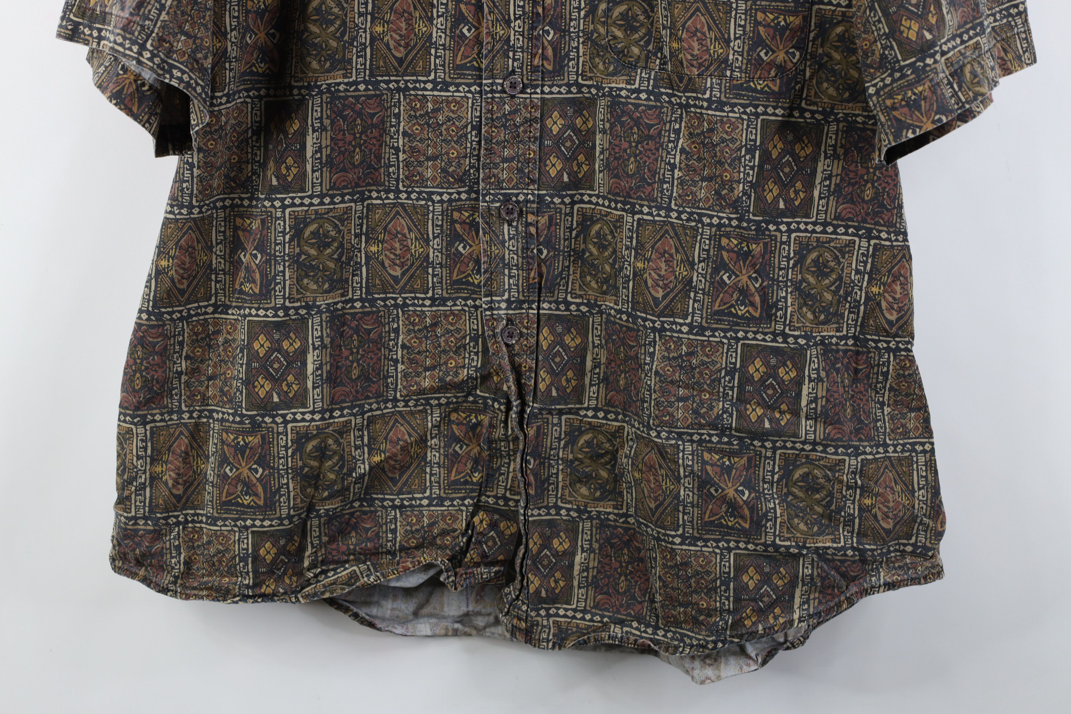 Vintage Vintage 90s Streetwear Geometric Hawaiian Button Shirt Size US XL / EU 56 / 4 - 3 Thumbnail