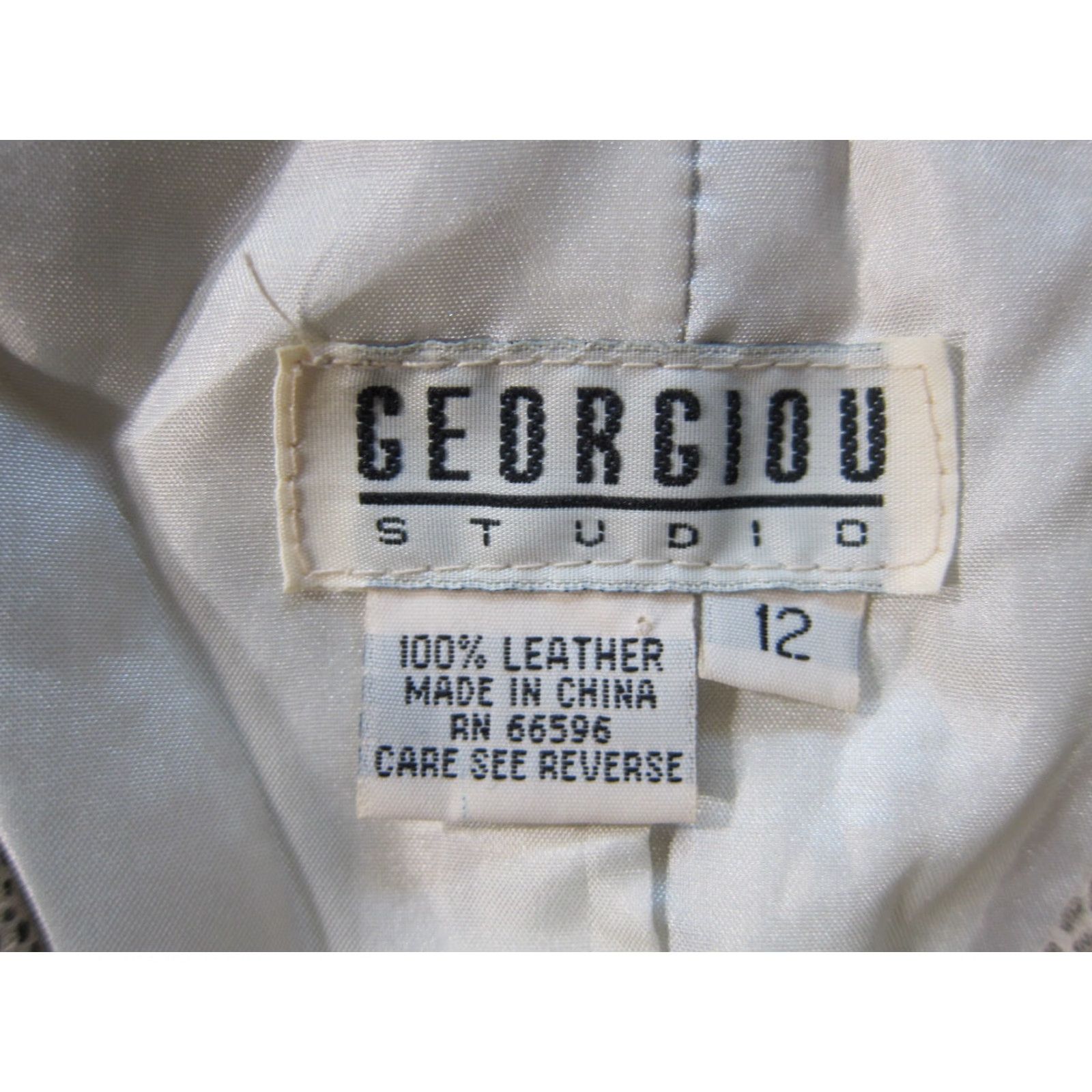 Vintage Georgiou Studio Blazer Women 12/L Grey Snake Print 100% Leather Pocket Jacket Vintage Blazer (Georgiou Studio) Size XL / US 12-14 / IT 48-50 - 3 Thumbnail