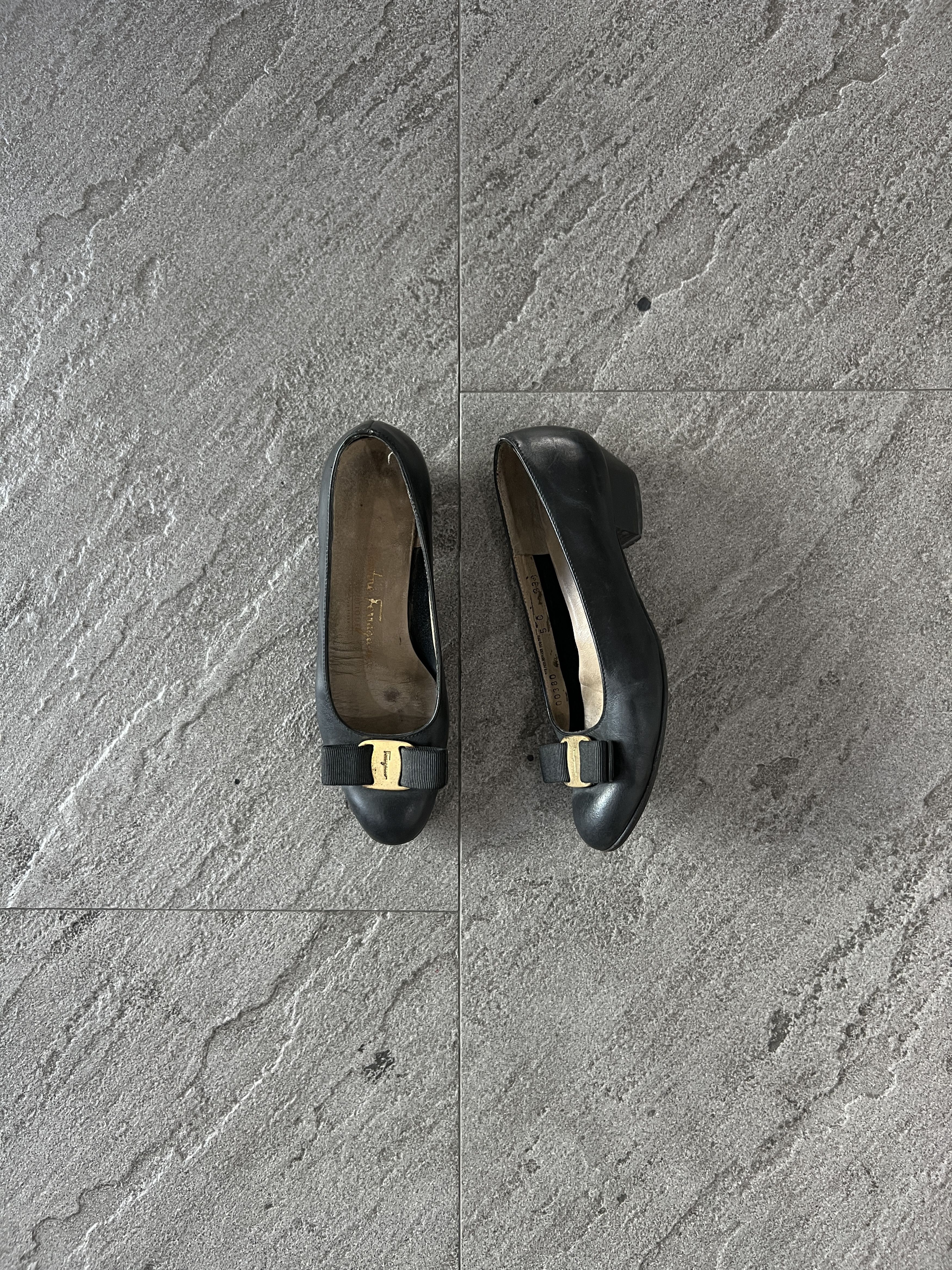 Salvatore Ferragamo Ferragamo Vara Bow Heels Black Leather Size 5C Size US 5 / IT 35 - 2 Thumbnail