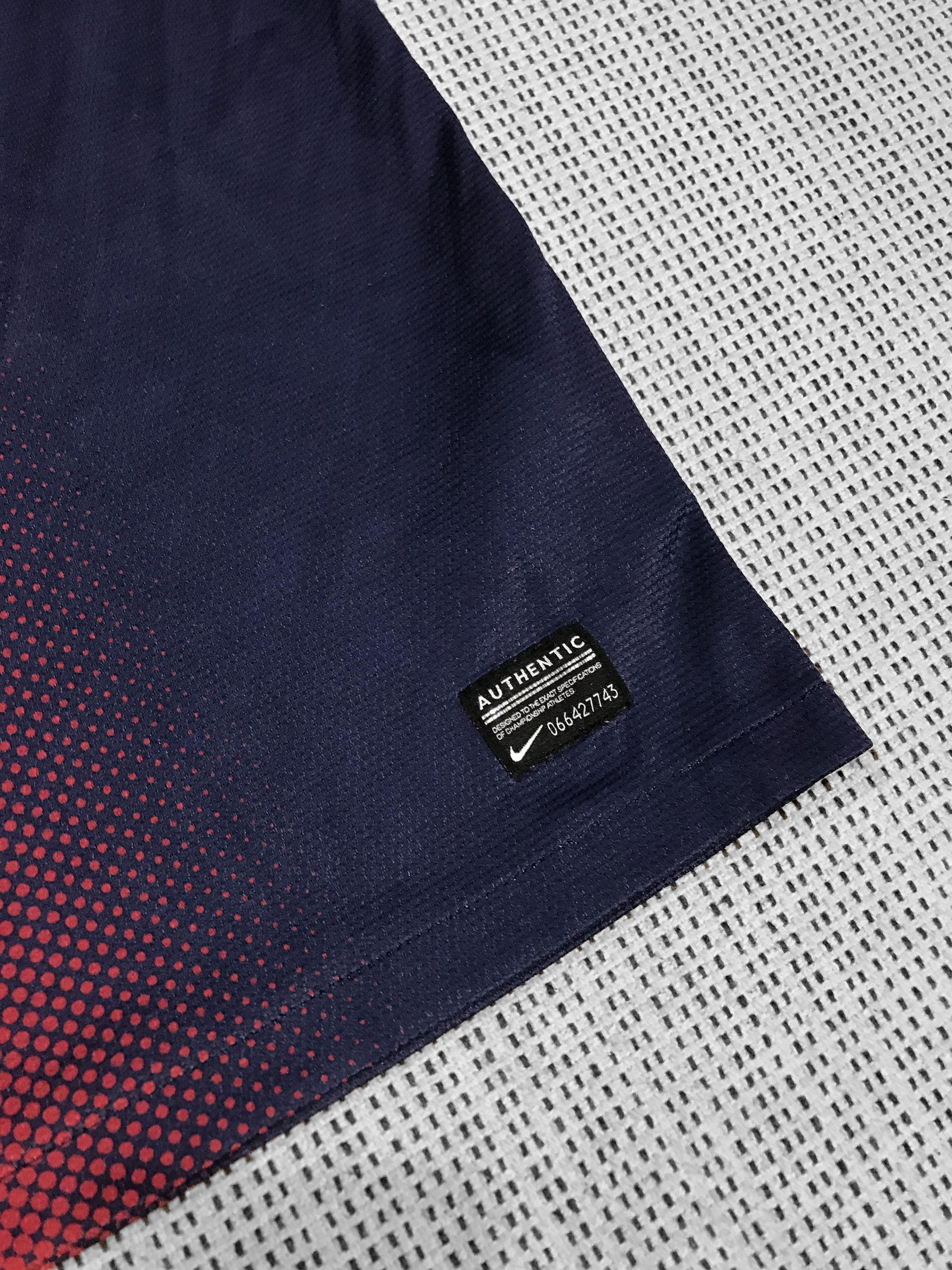 Nike NIKE 2012/2013 F.C Barcelona T-shirt (L) Size US L / EU 52-54 / 3 - 8 Thumbnail