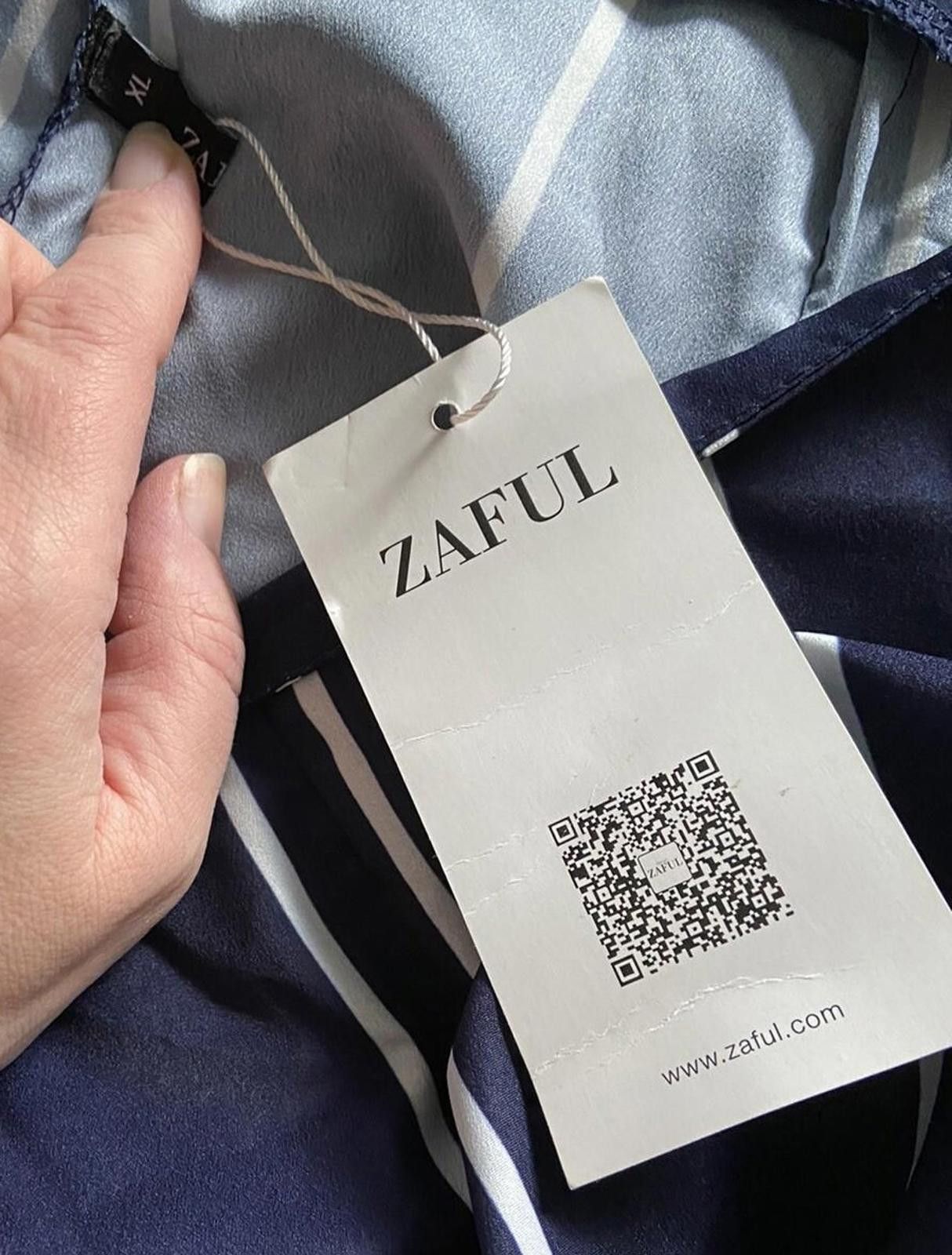 Designer Zaful Blue White Stripped Pants w Side Split NEW - Sz XL Size 40" / US 18 - 9 Thumbnail