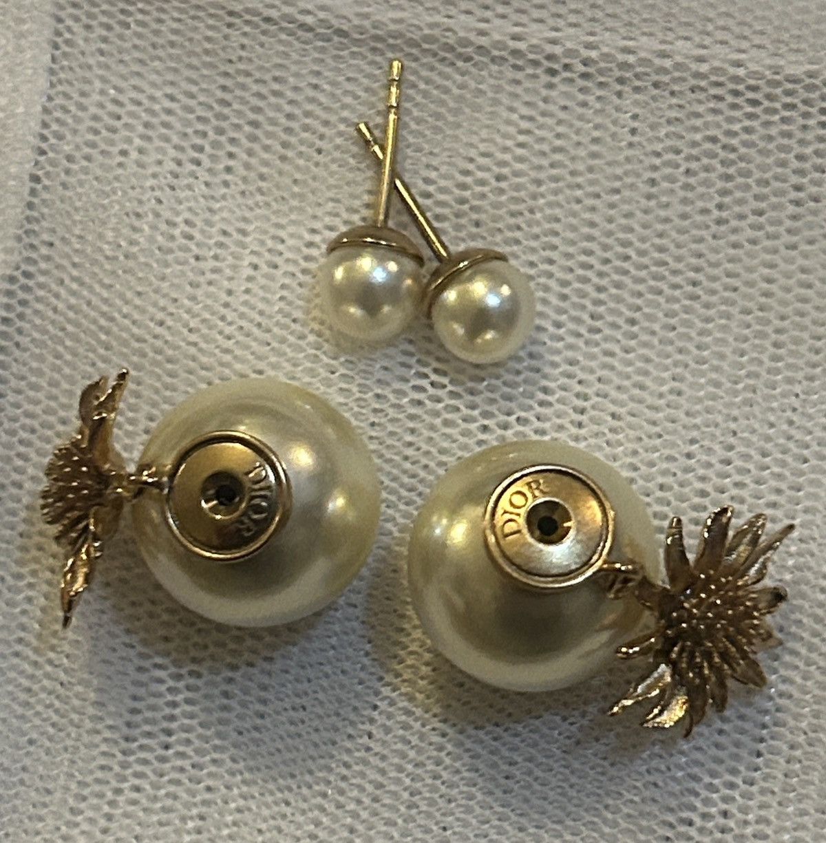 Dior DIOR TRIBALES EARRINGS Gold-Finish Metal and White Resin Size ONE SIZE - 5 Thumbnail
