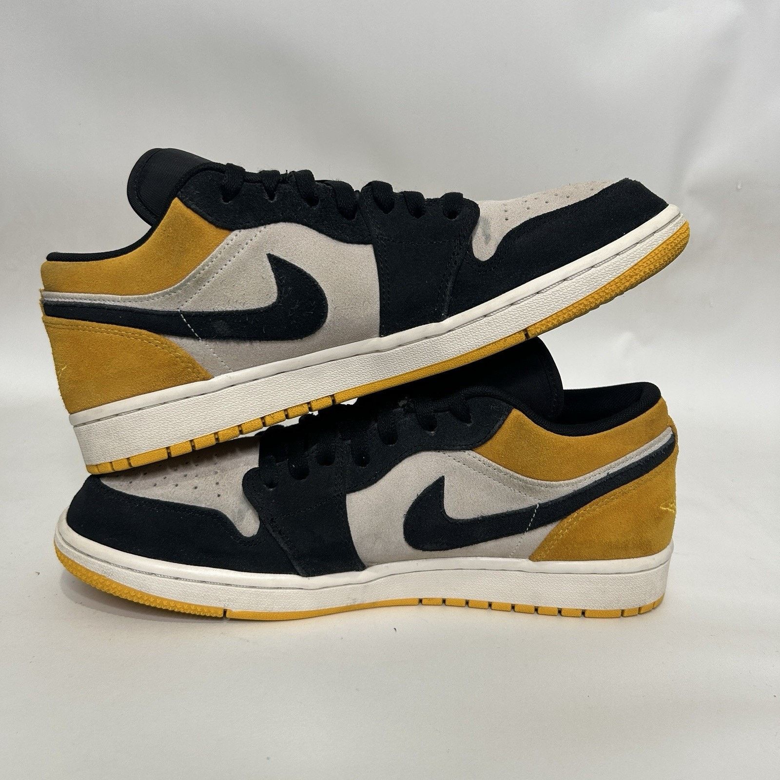 Nike Nike Air Jordan 1 Low Retro “University Gold Black” 2019 Size US 11 / EU 44 - 3 Thumbnail
