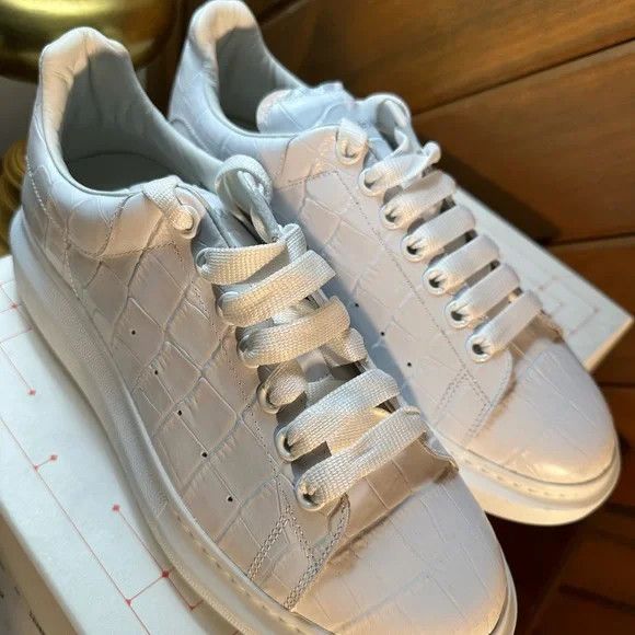 Alexander McQueen o1mj1ld1sgn0324 Sneakers in White Size US 11.5 / EU 44-45 - 4 Thumbnail
