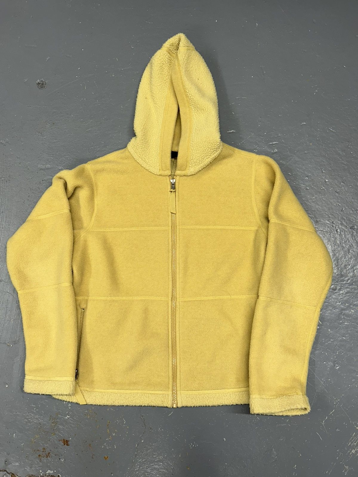 Crazy Vintage Essential Yellow Patagonia Synchilla Fleece
