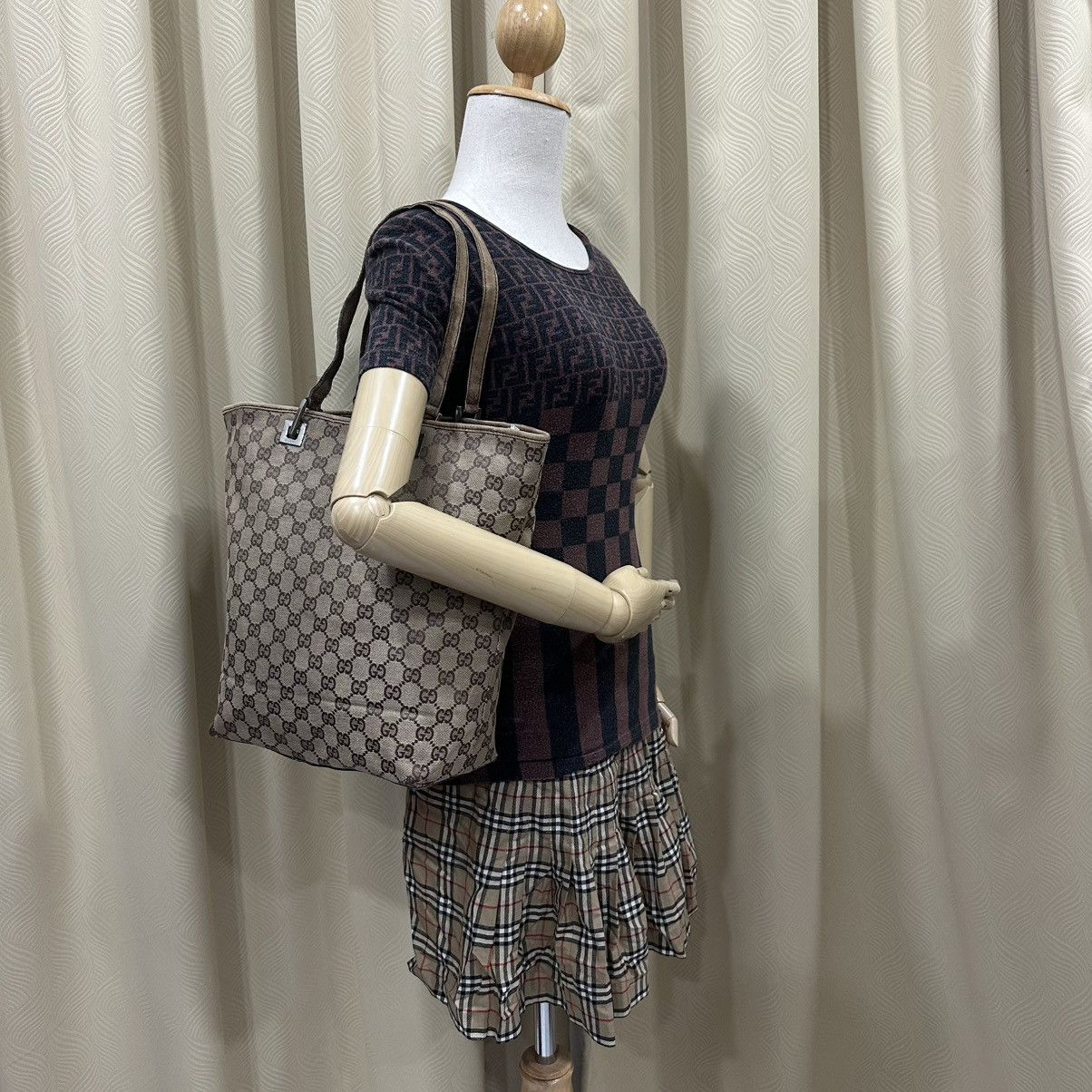 Gucci ‼️YES‼️ GUCCI GG MONOGRAM CANVAS TOTE BAG Size ONE SIZE - 1 Thumbnail