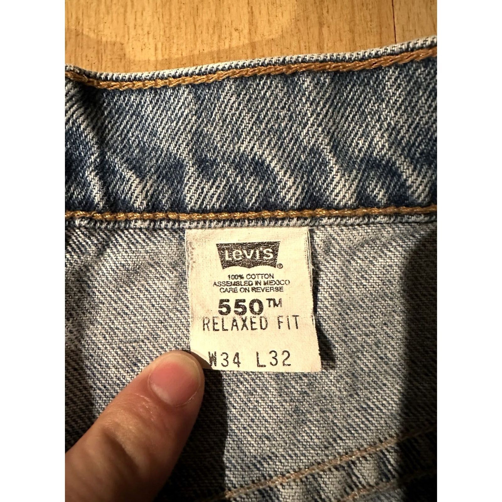 Levi's VINTAGE Levi's 550 Jeans Shirt? I cannot provide an answer. Size US 34 / EU 50 - 5 Thumbnail