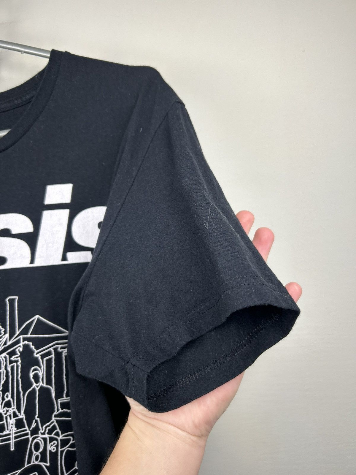 Band Tees Oasis Be Here Now Band T shirt Size US M / EU 48-50 / 2 - 10 Thumbnail
