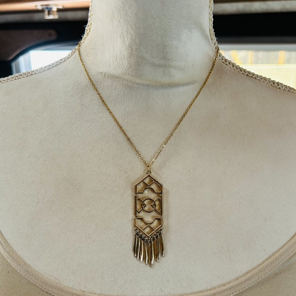 Handmade Handcrafted vintage gold fringe pendant on chain necklace Size ONE SIZE - 2 Thumbnail