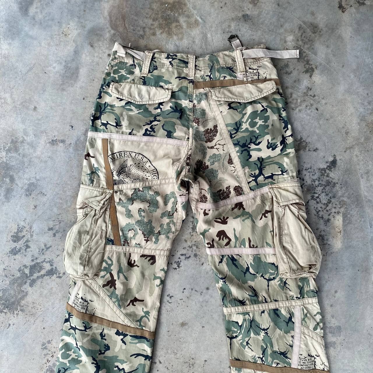 Avirex RARE AVIREX CARGO PANELLED CAMO SPLIT DESIGN ROPE ANKLE Size US 29 - 12 Thumbnail