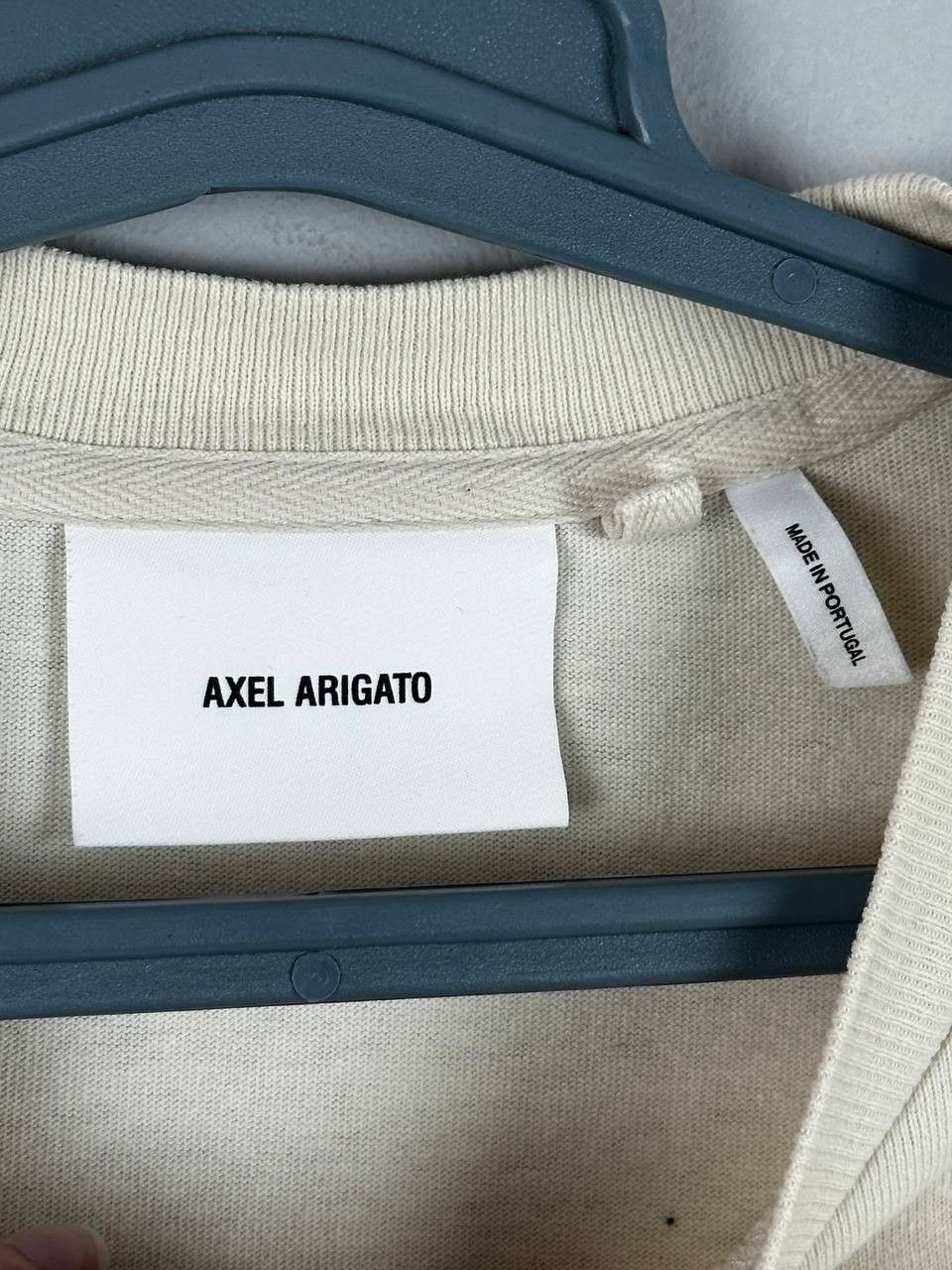 Axel Arigato Axel Arigato Basic Beige Logo T Shirt Luxury Size US M / EU 48-50 / 2 - 8 Thumbnail