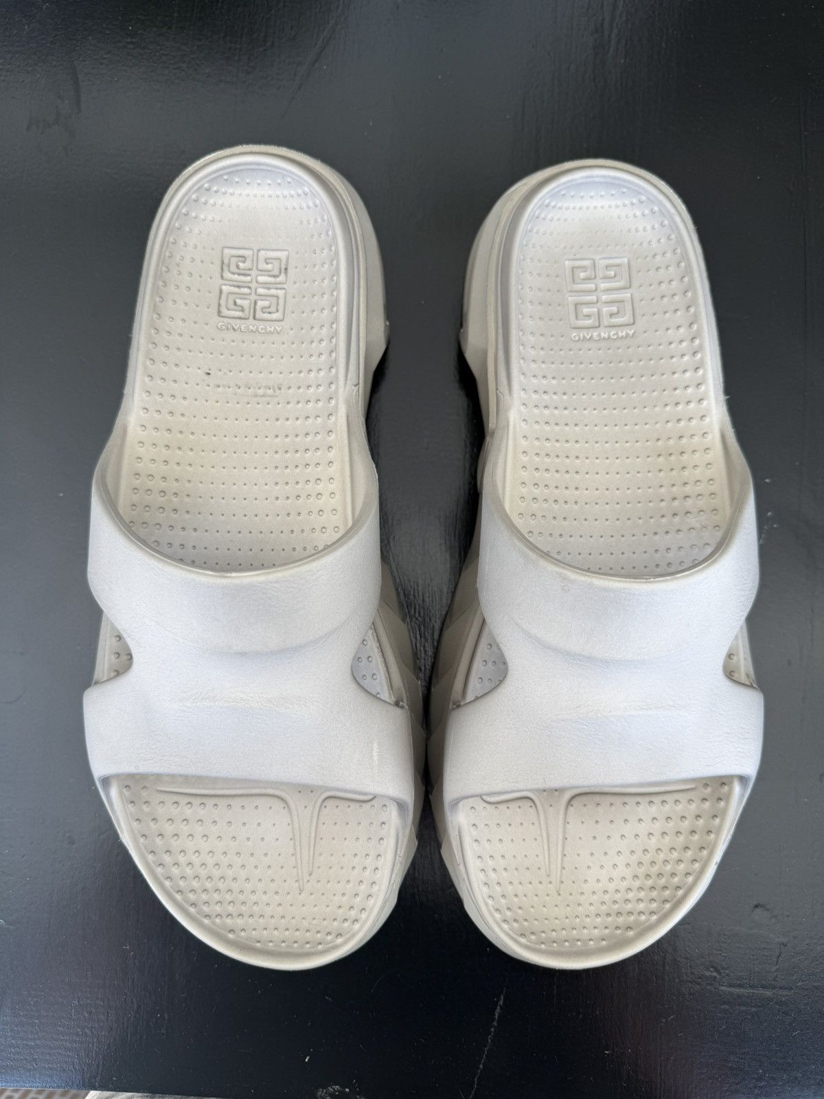Givenchy GIVENCHY marshmallow slide sandals men TAUPE Size US 11 / EU 44 - 3 Thumbnail