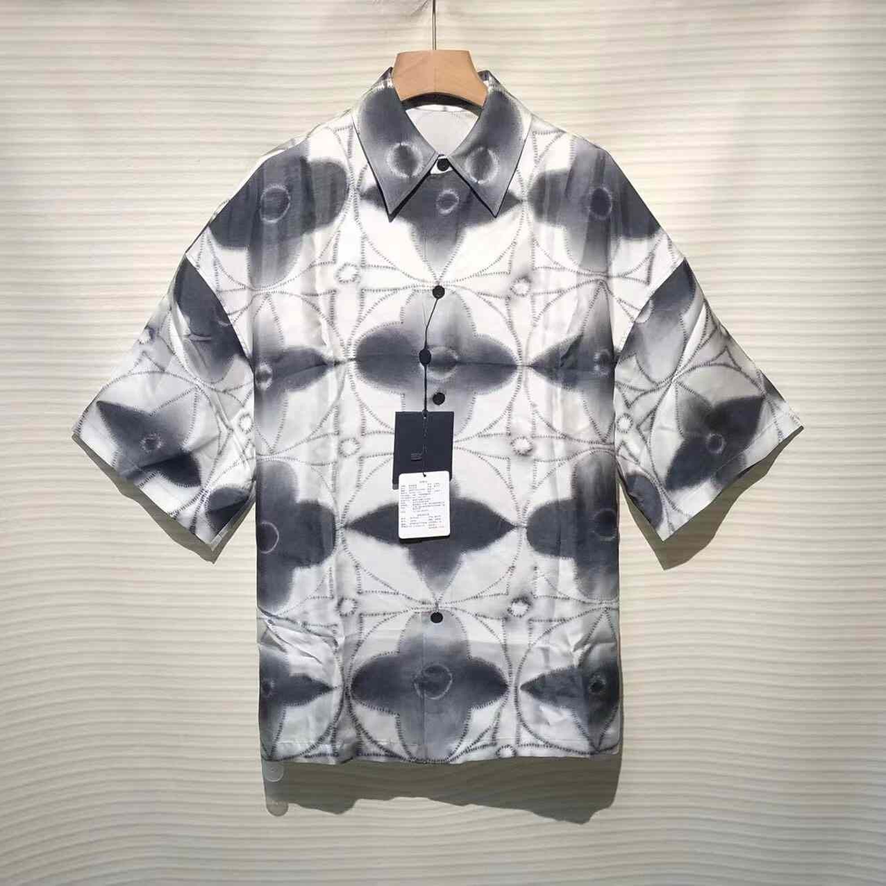 Louis Vuitton LV Monogram Print Short Sleeve XS Size XS / US 0-2 / IT 36-38 - 1 Thumbnail