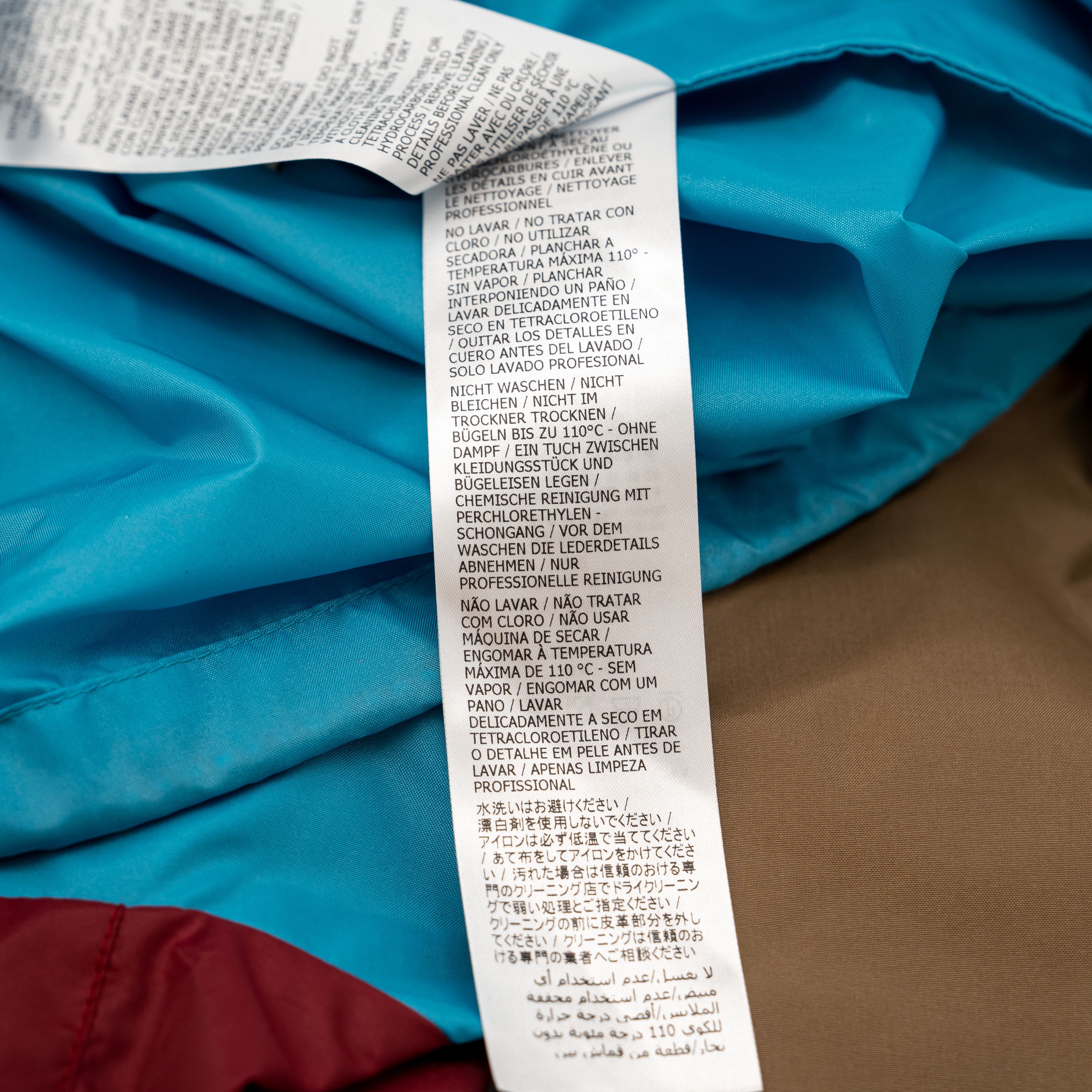 Gucci 50 L Gucci Hooded Block Jacket Windbreaker Blue Beige Red Size US L / EU 52-54 / 3 - 13 Thumbnail