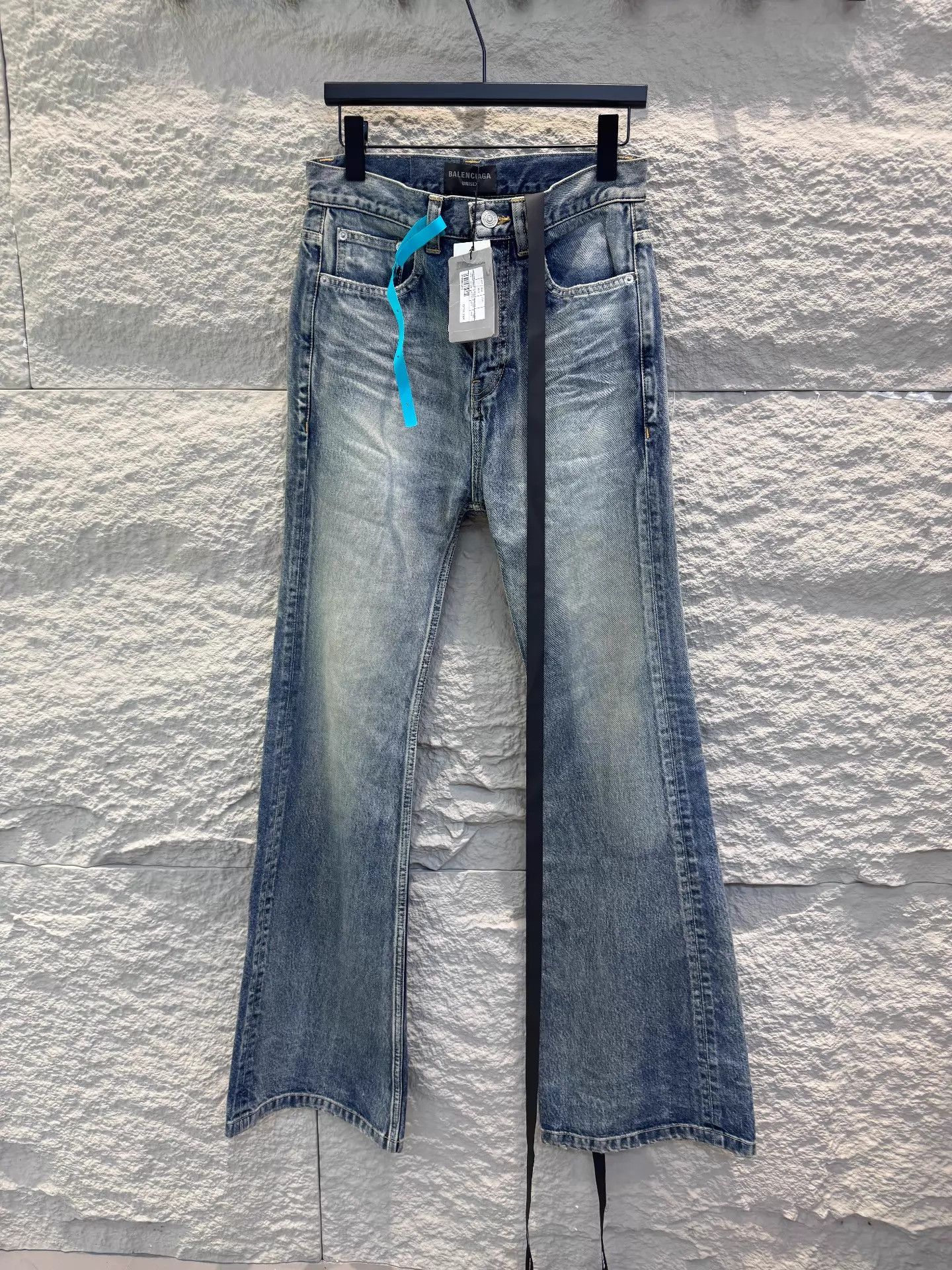 Balenciaga Balenciaga SS23 Ice Blue Washed Mid-Rise Flared Jeans Unisex Size 24" / US 00 / IT 34 - 1 Thumbnail