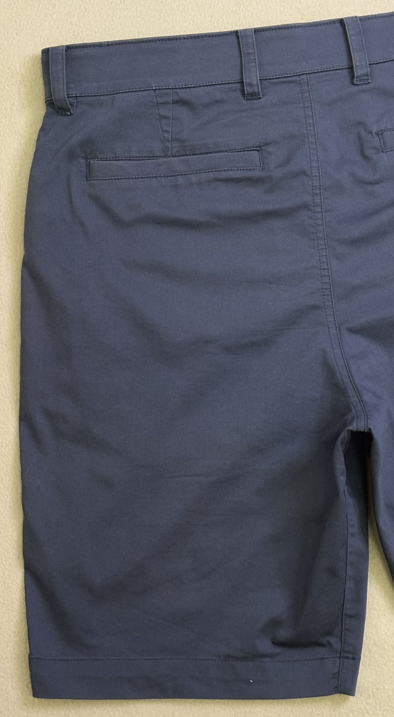 Nike Nike Golf Chino shorts size 35 Size US 35 - 11 Thumbnail