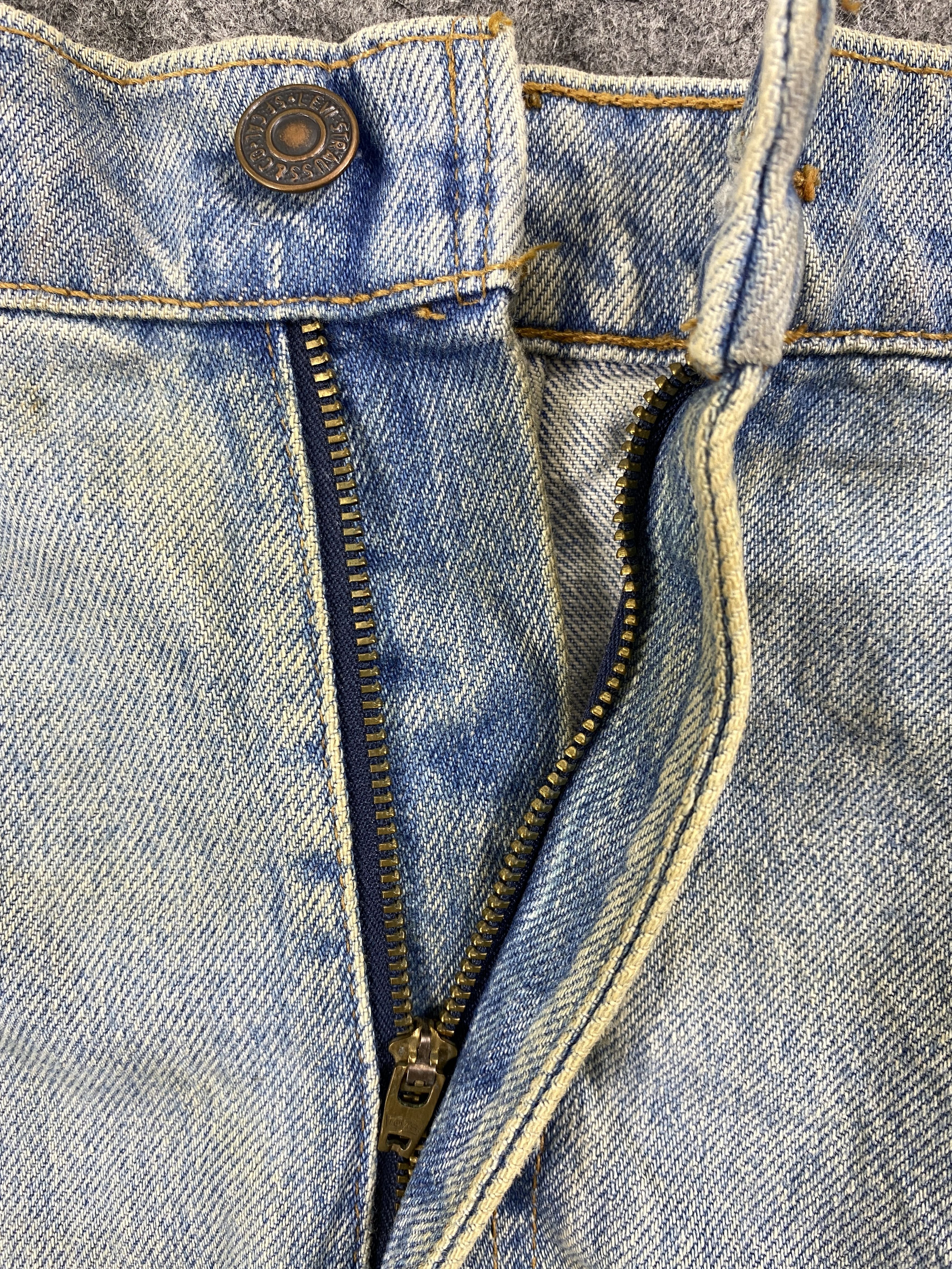Levi's Light Blue Wash Vintage Levi's 505 35x31 Denim -JN1297 Size US 35 - 6 Thumbnail