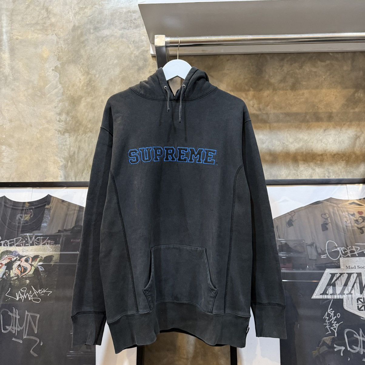 Supreme Supreme Collegiate 00's Size US L / EU 52-54 / 3 - 1 Thumbnail