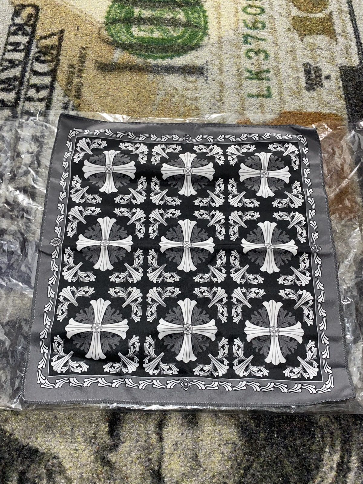 Chrome Hearts ハンカチ グレー Chrome Hearts Chrome Hearts Glasses Cleaner Wiper Handkerchief