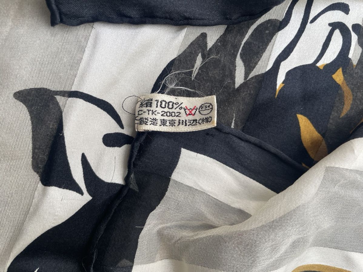 Yves Saint Laurent 34” x 34” Yves Saint Laurent Scarf Size ONE SIZE - 5 Thumbnail