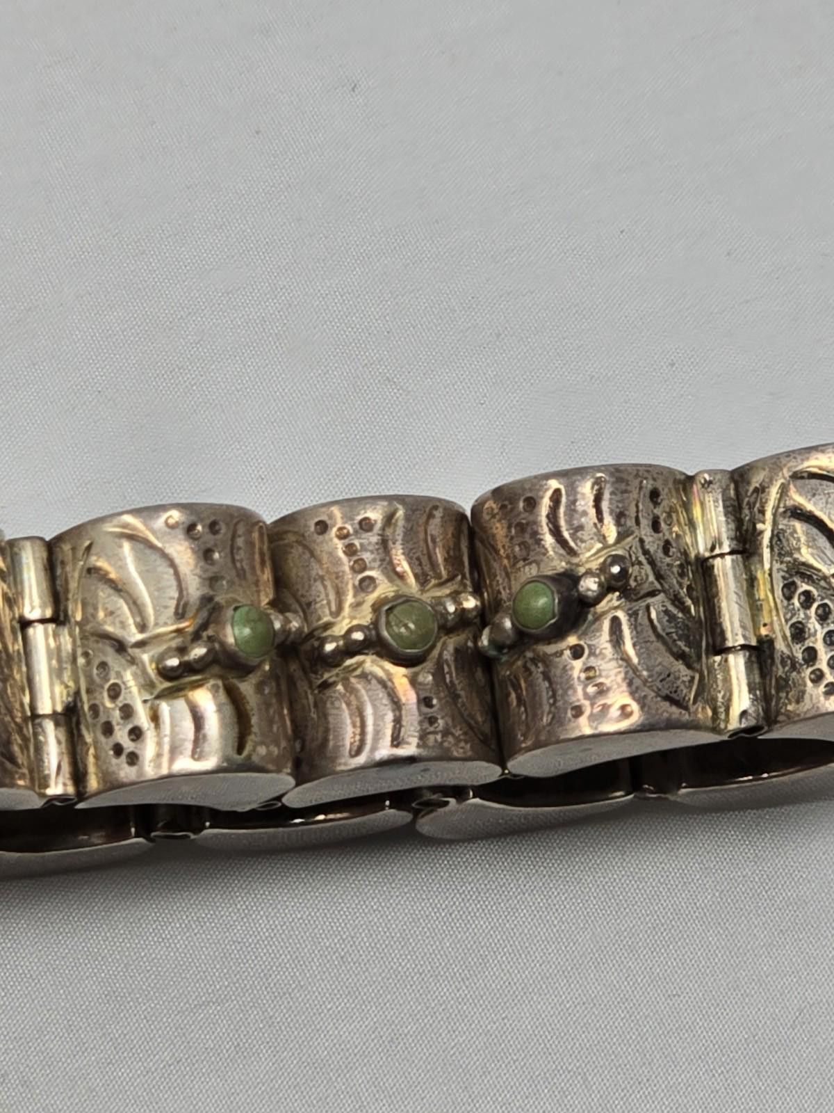 Other Vintage Taxco Mexico Bracelet w/ Green Onyx Repoussé Panel Size ONE SIZE - 4 Thumbnail