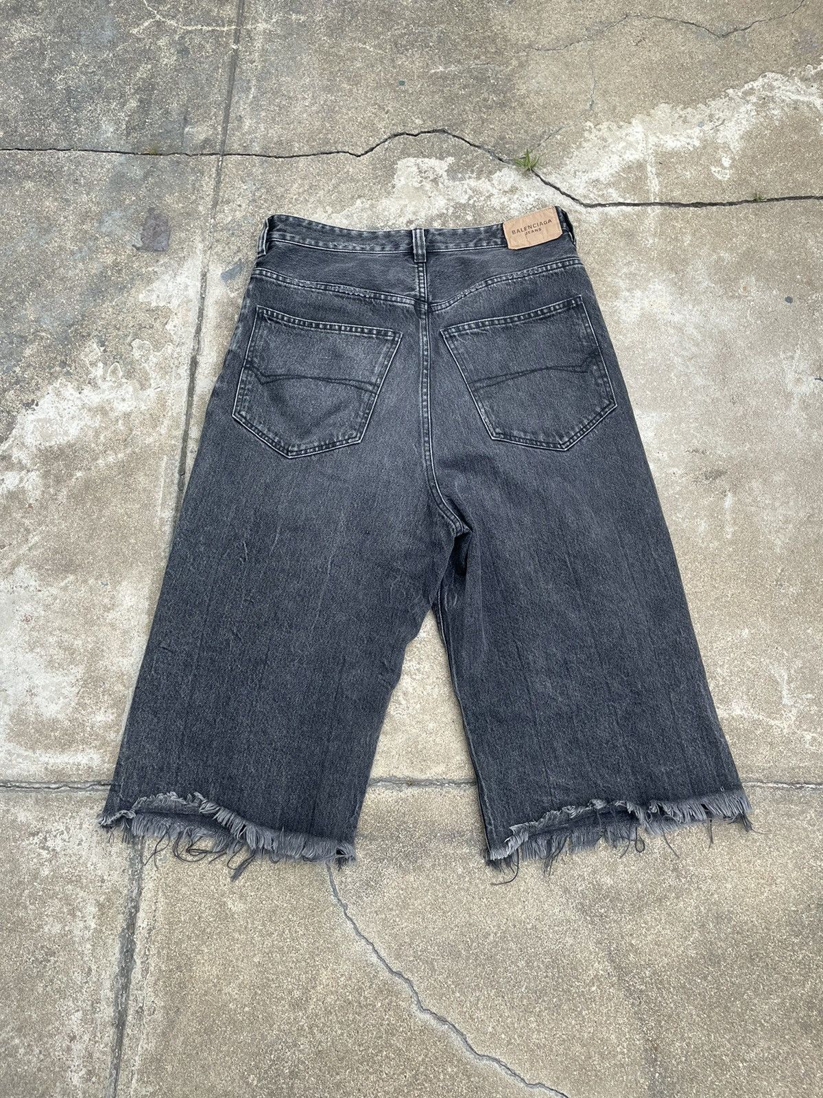 Balenciaga FW22 Lost Tape Oversized Denim Shorts Size US 33 - 2 Thumbnail