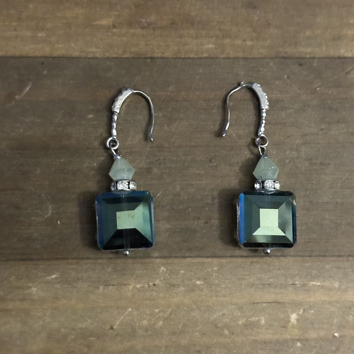 Other Green AB crystal cube dangle earrings Size ONE SIZE - 7 Thumbnail