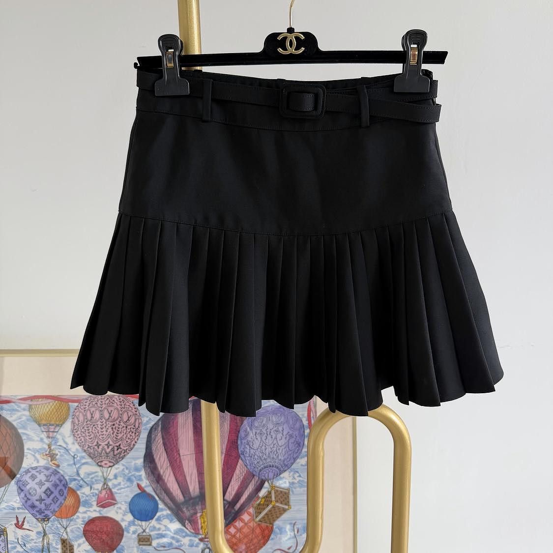 Dior Christian Dior Pleated Mini Skirt Size 38 Size 27" / US 4 / IT 40 - 1 Thumbnail