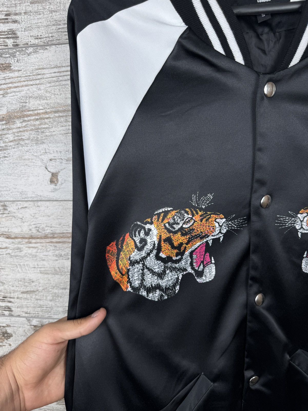 Jaded London Mens Vintage Jaded London tiger bombers jacket dragon Size US S / EU 44-46 / 1 - 7 Thumbnail