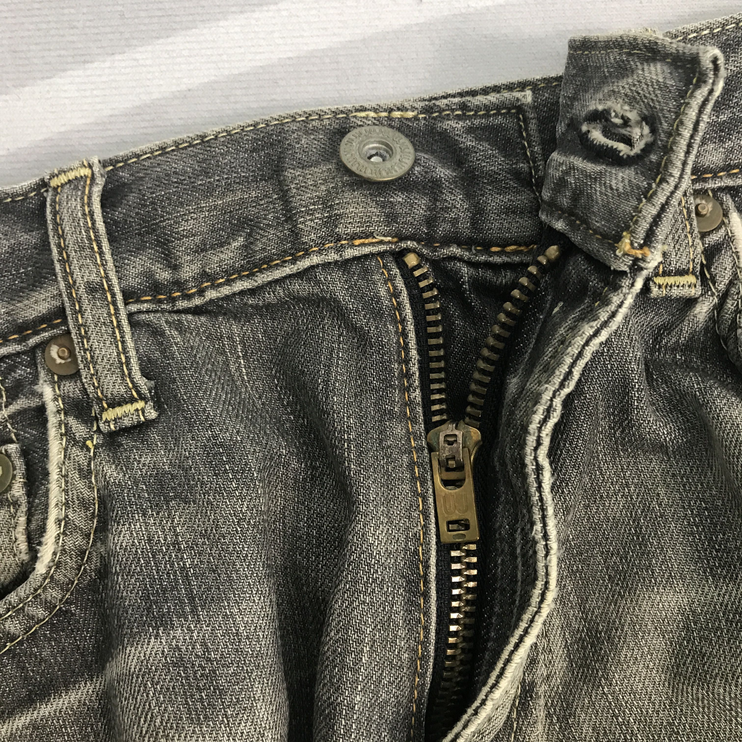 Uniqlo × Vintage Vintage uniqlo Black denim distressed jeans pants Size US 29 - 12 Thumbnail