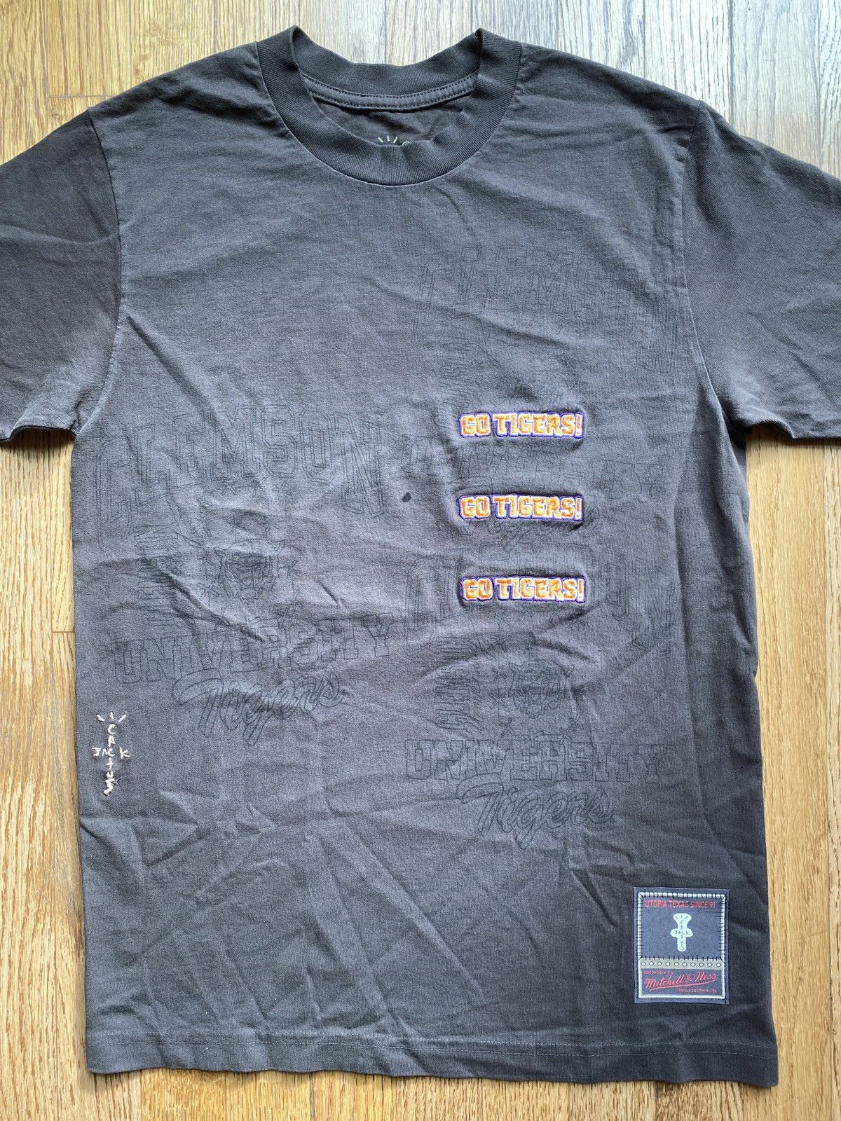Mitchell & Ness × Travis Scott Travis Scott Clemson Tigers Cactus Jack Mitchell & Ness Size US S / EU 44-46 / 1 - 4 Thumbnail